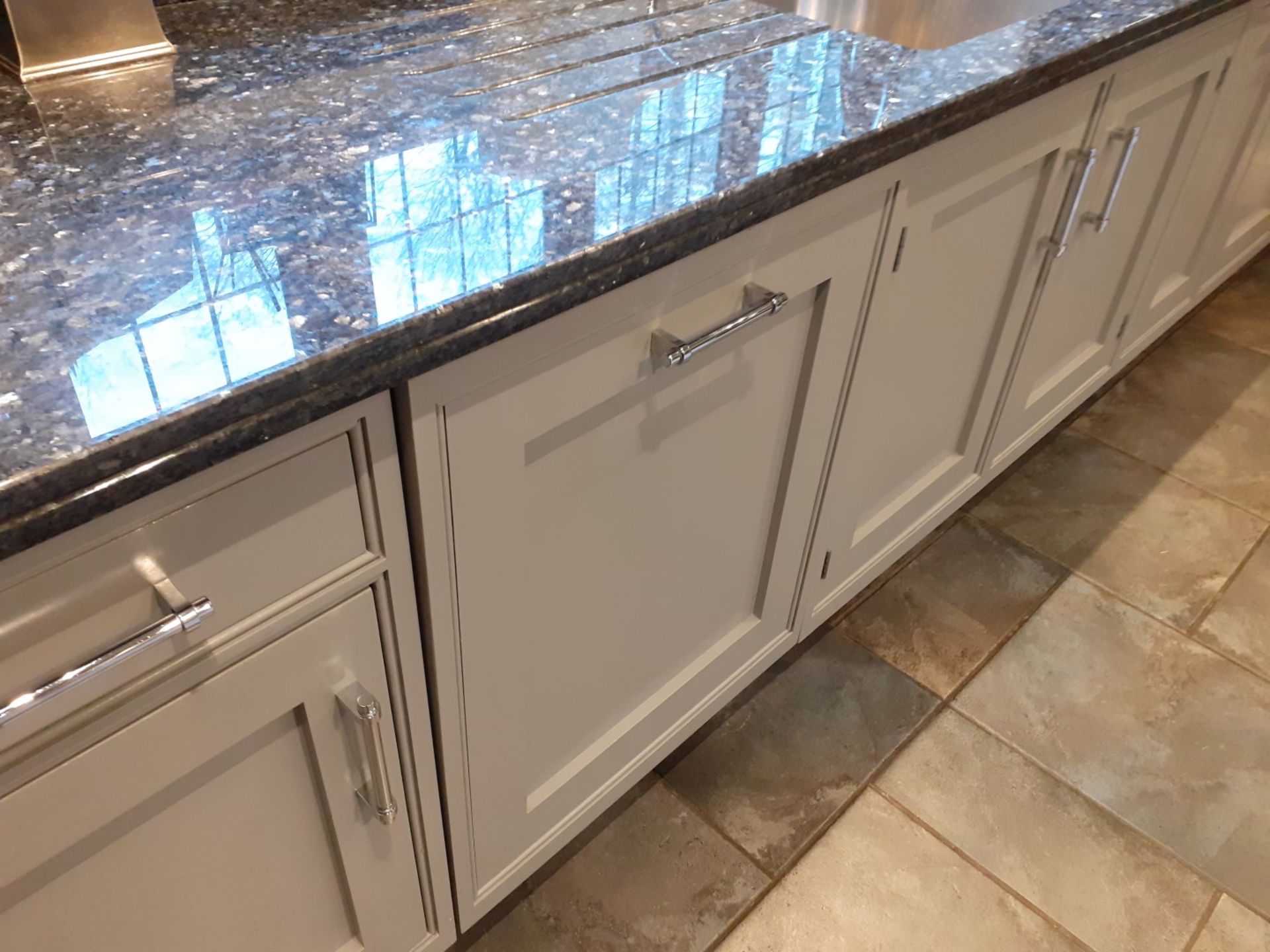 1 x Tom Howley Bespoke Solid Wood Kitchen Beautifully. Appointed With Granite Worktops - Image 123 of 138