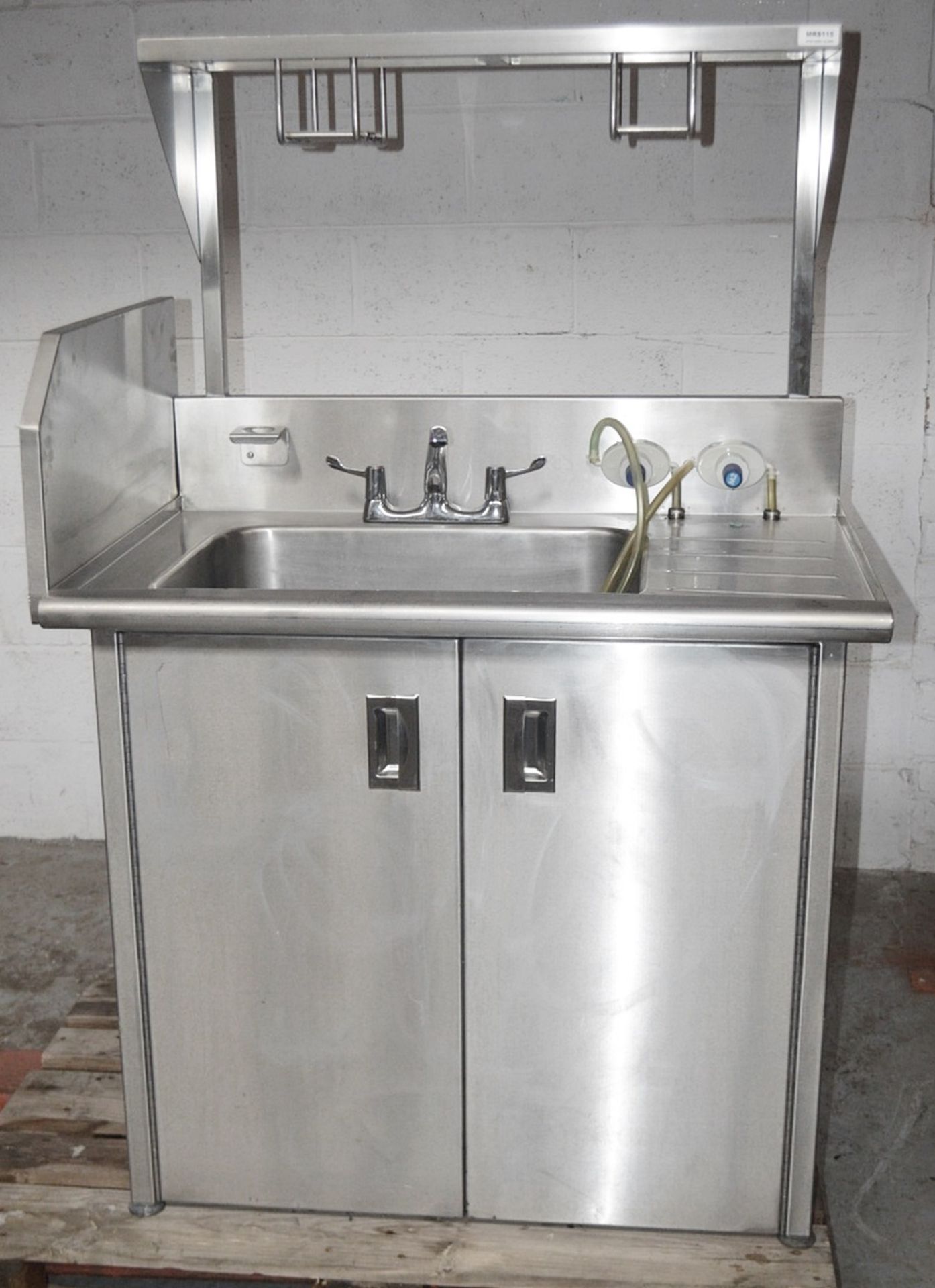 1 x Stainless Steel Commercial Kitchen 3-Door Wash Station - Dimensions: H153 x W113 x D70cm -