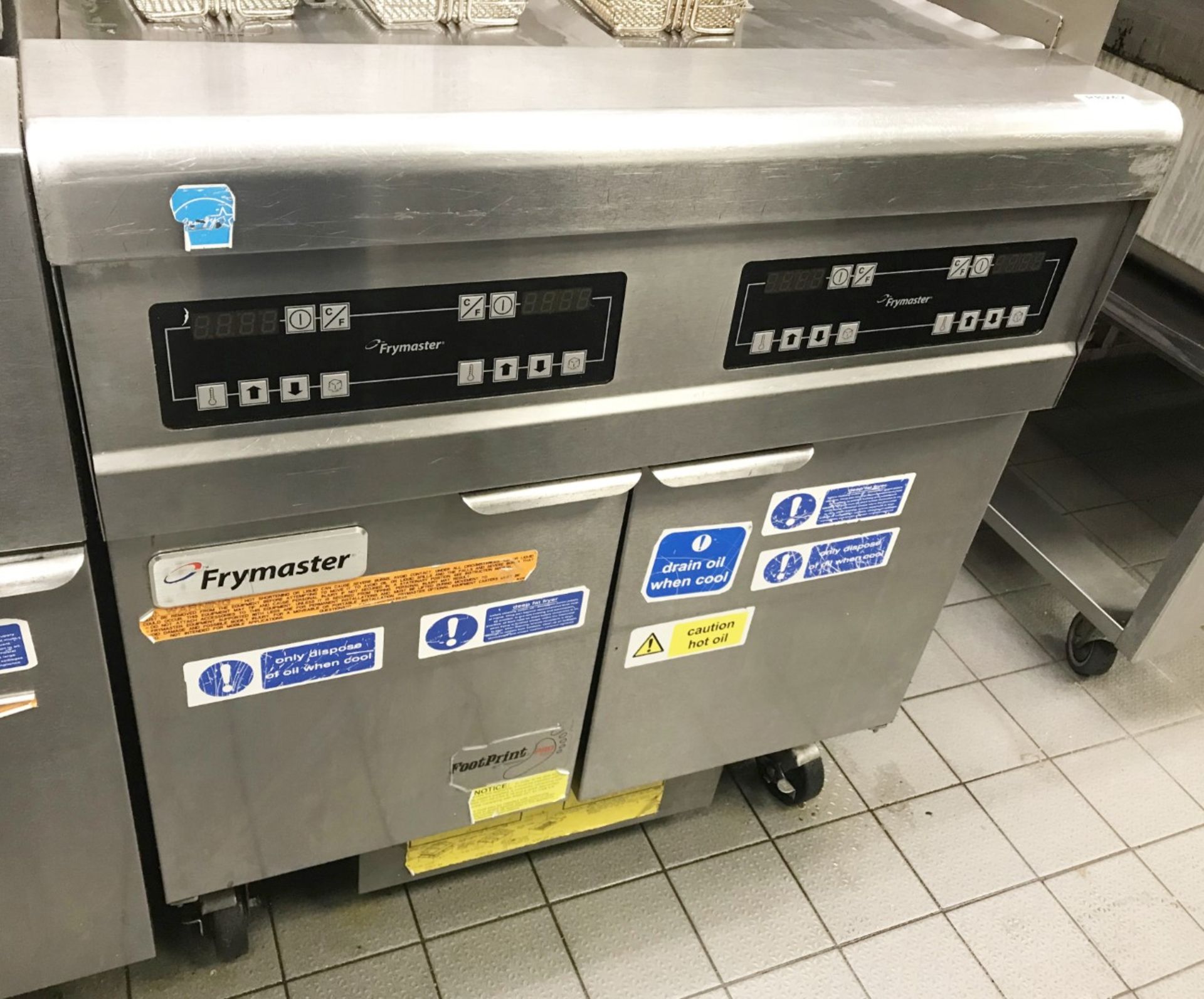 1 x Frymaster H55 Commercial Twin Tank Gas Fryer - 230v G20 - Model FPPH255SC - Size H116 x W80 x - Image 3 of 10