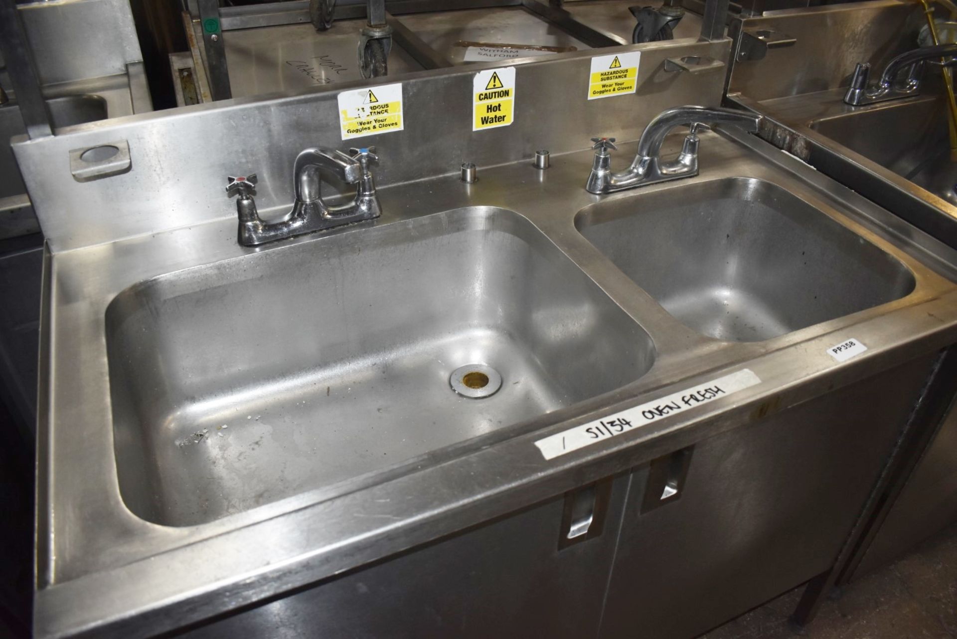 1 x Commercial Kitchen Wash Station With Two Large Sink Bowls, Mixer Taps, Overhead Drying Rack - Image 4 of 9