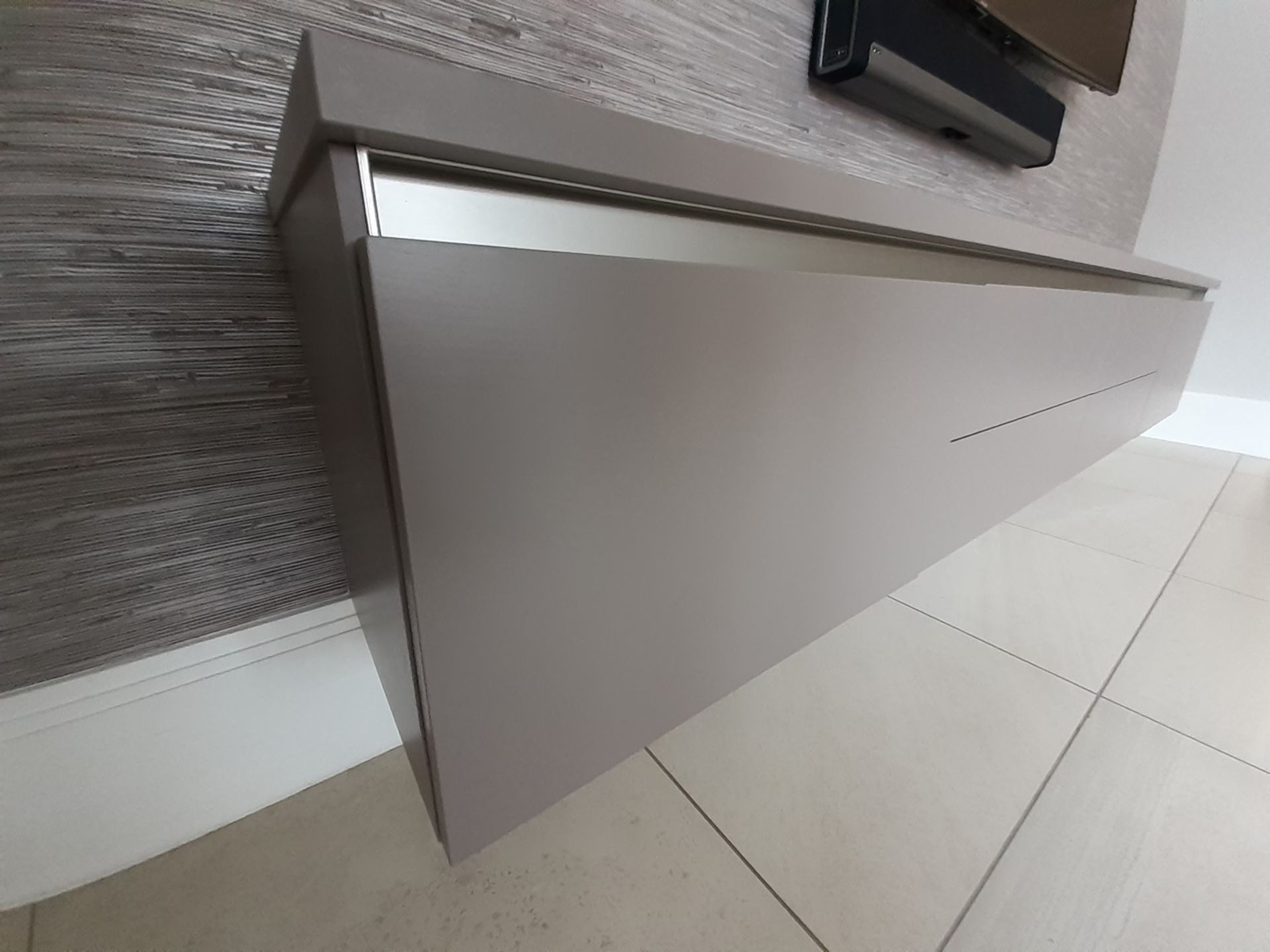 1 x SieMatic Handleless Fitted Kitchen With Intergrated NEFF Appliances, Corian Worktops And Island - Image 49 of 92