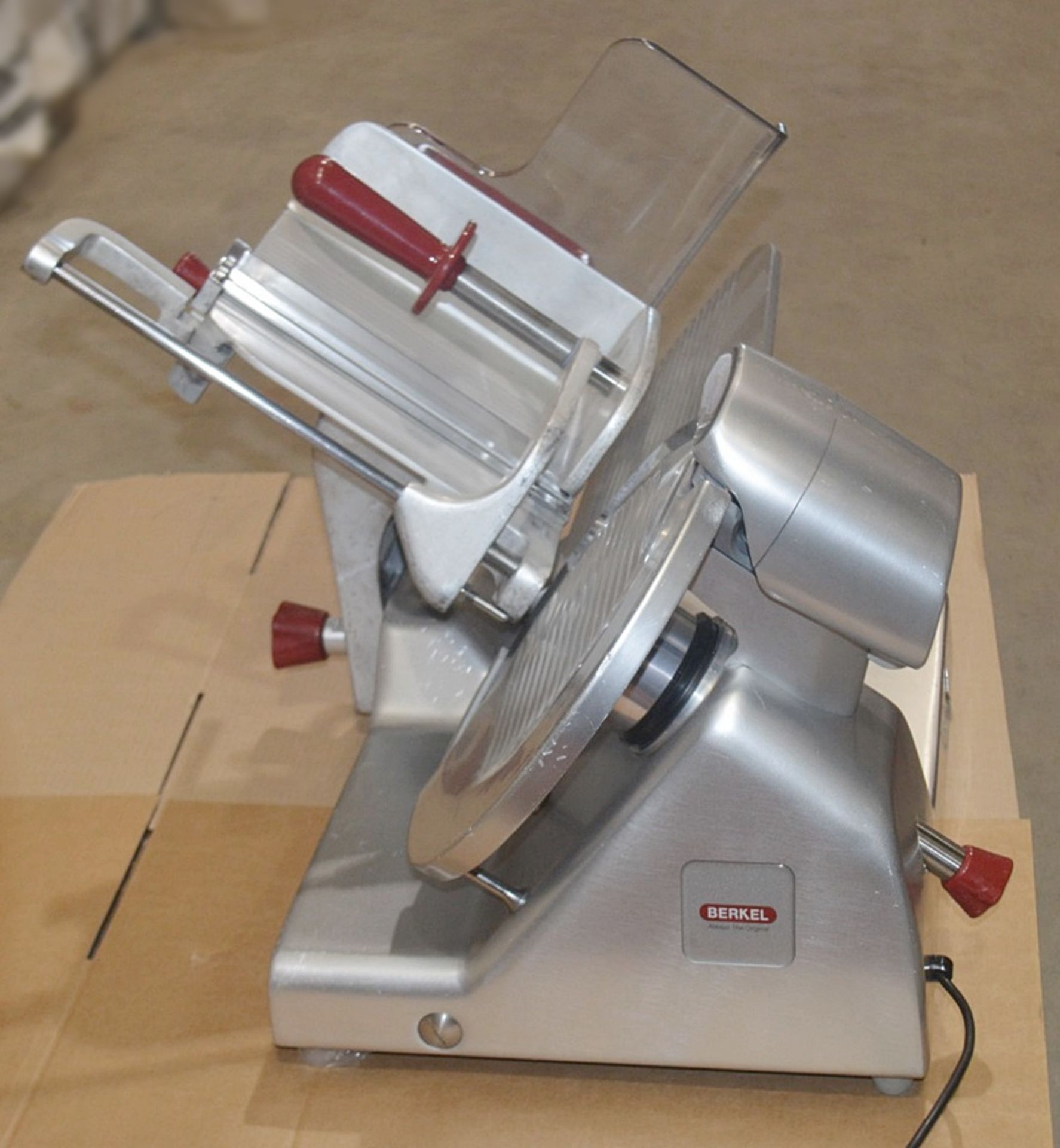 1 x AVERY BERKEL Commercial Meat Slicer In Stainless Steel - Dimensions: H54 x W52 x D42cm - Very - Image 9 of 10