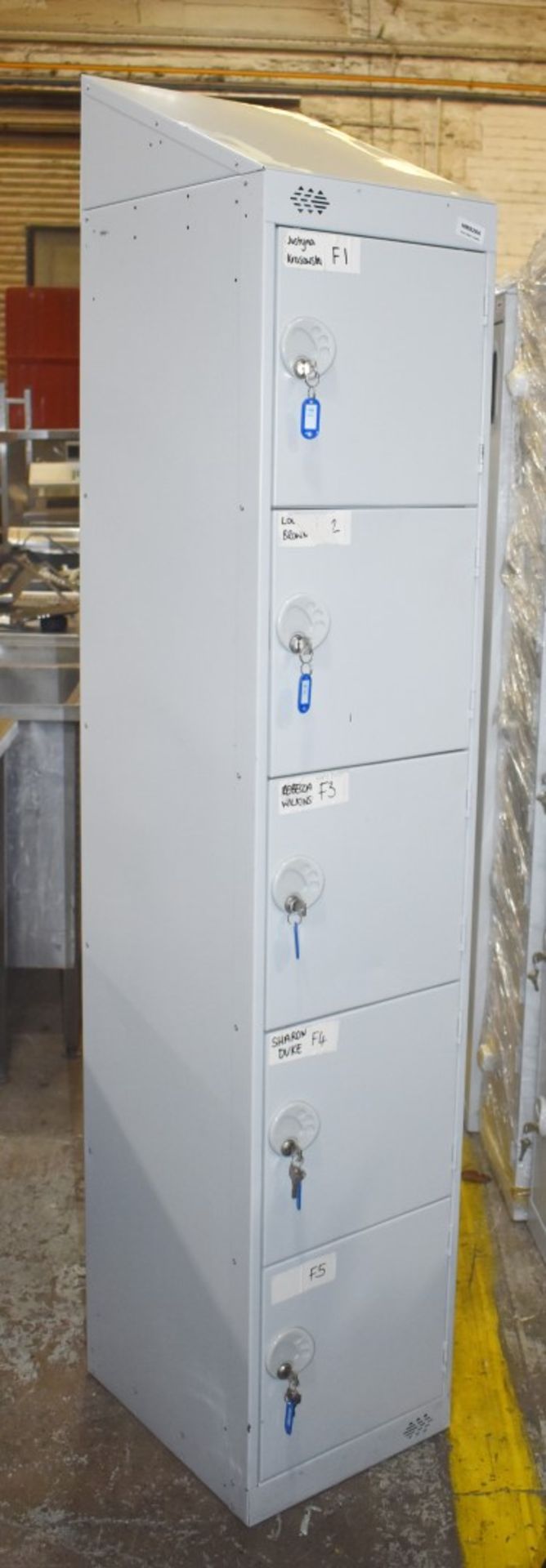 1 x Link Biocote 5 Door Staff Locker in Grey With Keys and Anti Clutter Slope Top - Very Good Pre-