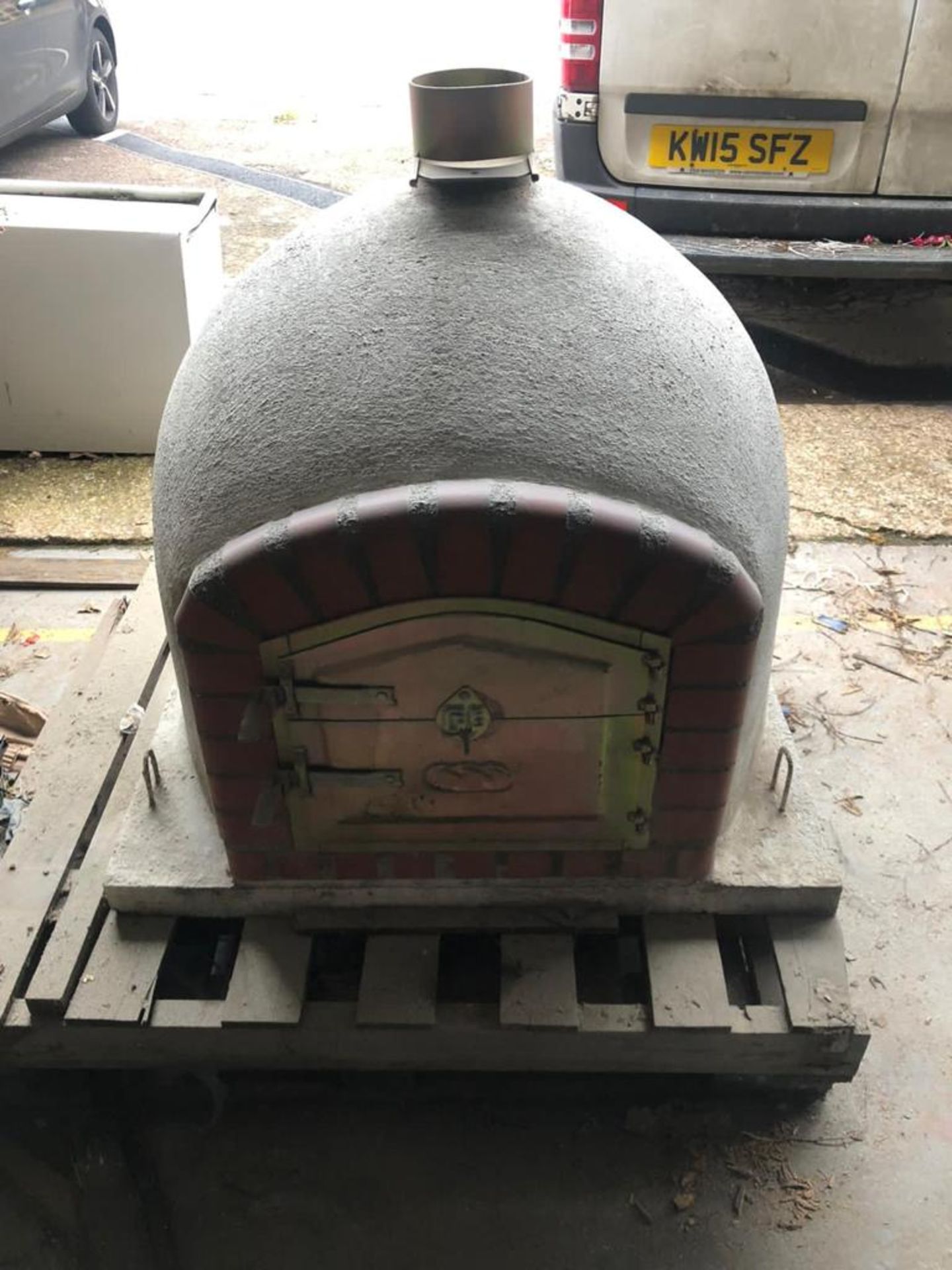 1 x Prestige Outdoor Wood-Burning Pizza Oven - CL548 - Location: Near Oadby, Leicestershire
