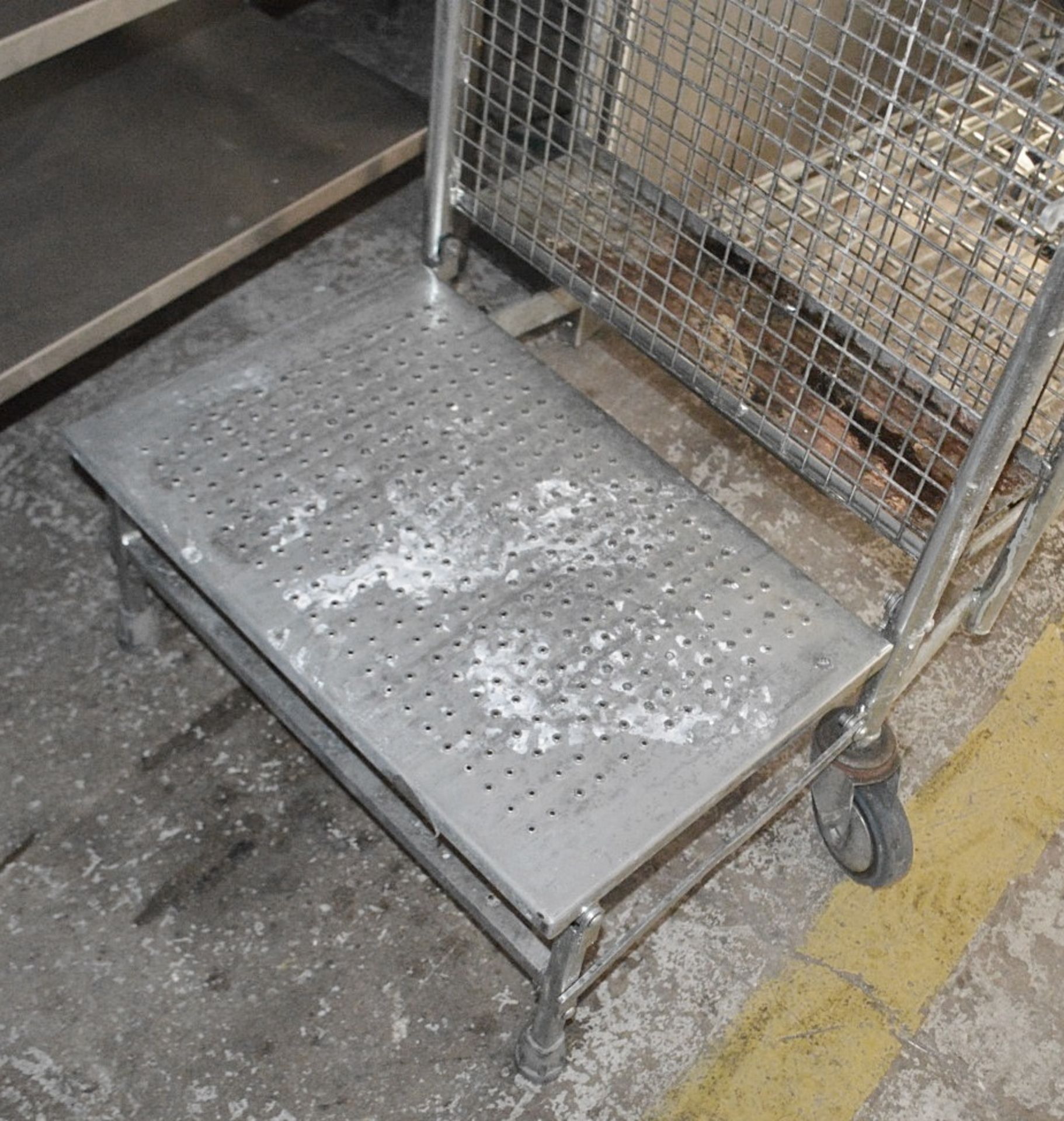 1 x Stainless Steel Commercial Packing Trolley Fold-down Back Shelf - Dimensions: H90 x W61 x D110/ - Image 3 of 5