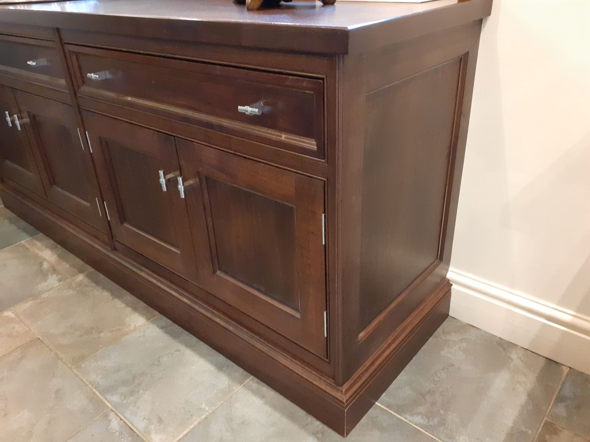 1 x Tom Howley Bespoke Solid Wood Kitchen Beautifully. Appointed With Granite Worktops - Image 18 of 138