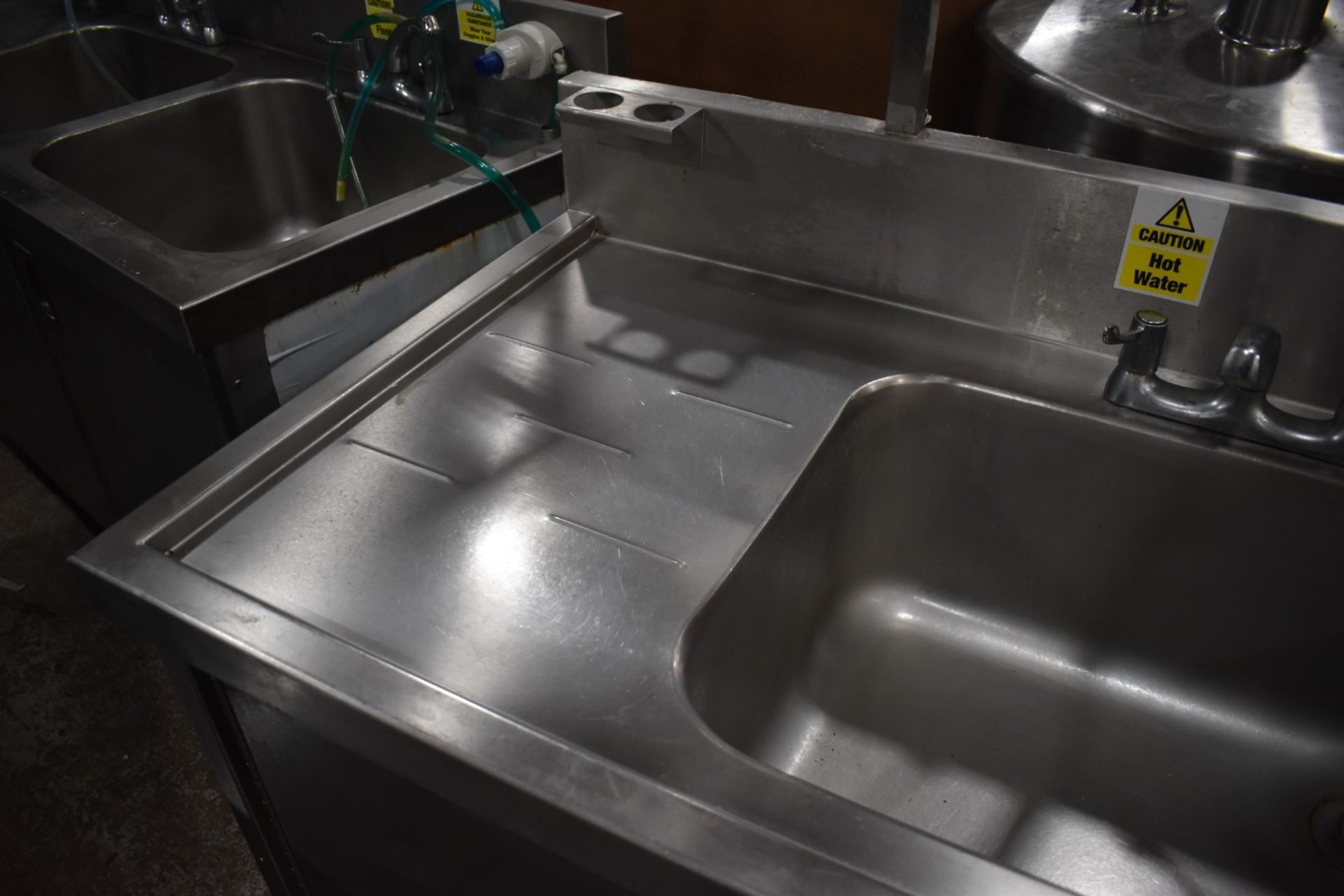 1 x Commercial Kitchen Wash Station With Two Large Sink Bowls, Mixer Taps, Spray Wash Gun, - Image 11 of 15