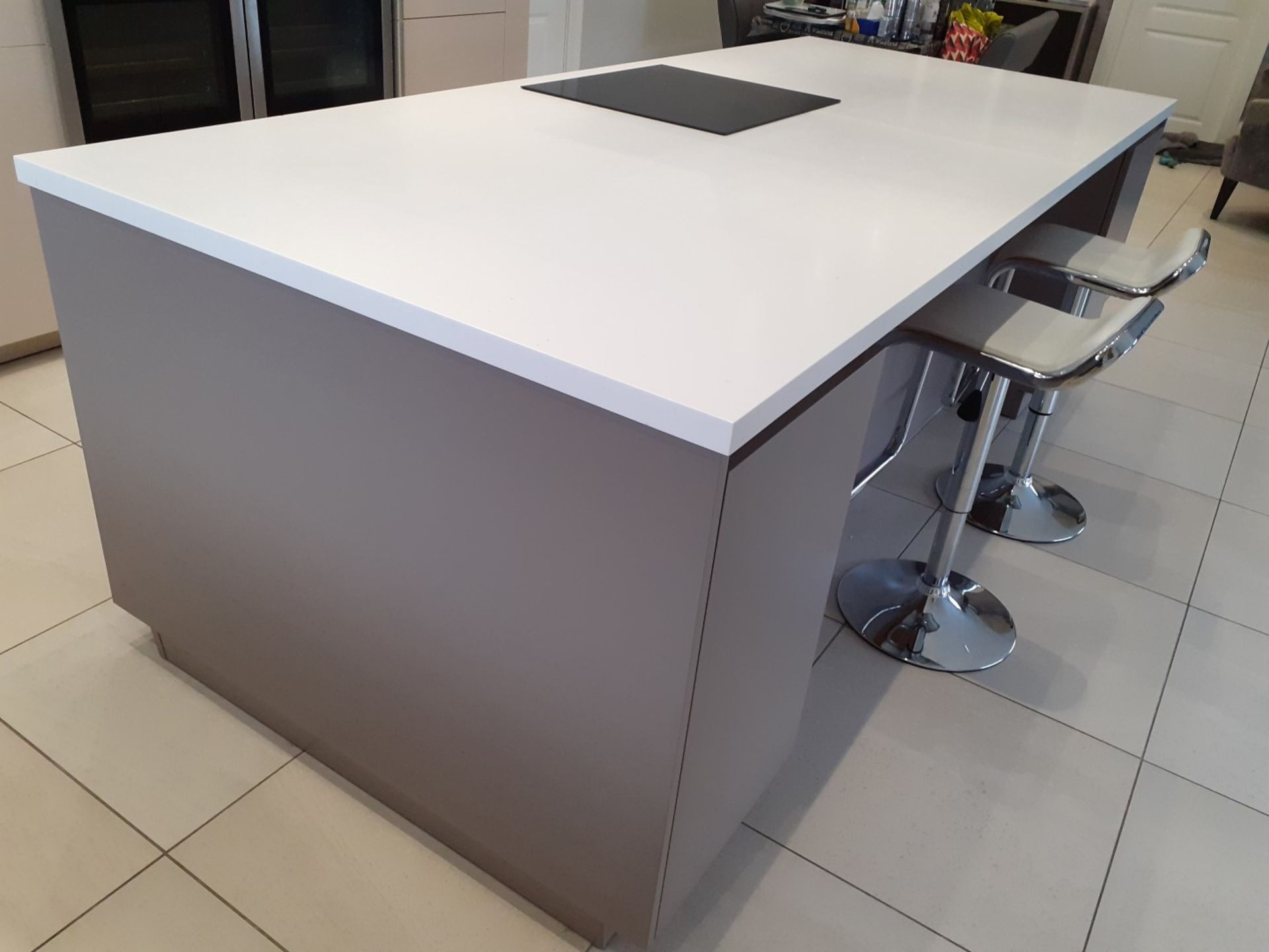 1 x SieMatic Handleless Fitted Kitchen With Intergrated NEFF Appliances, Corian Worktops And Island - Image 78 of 92