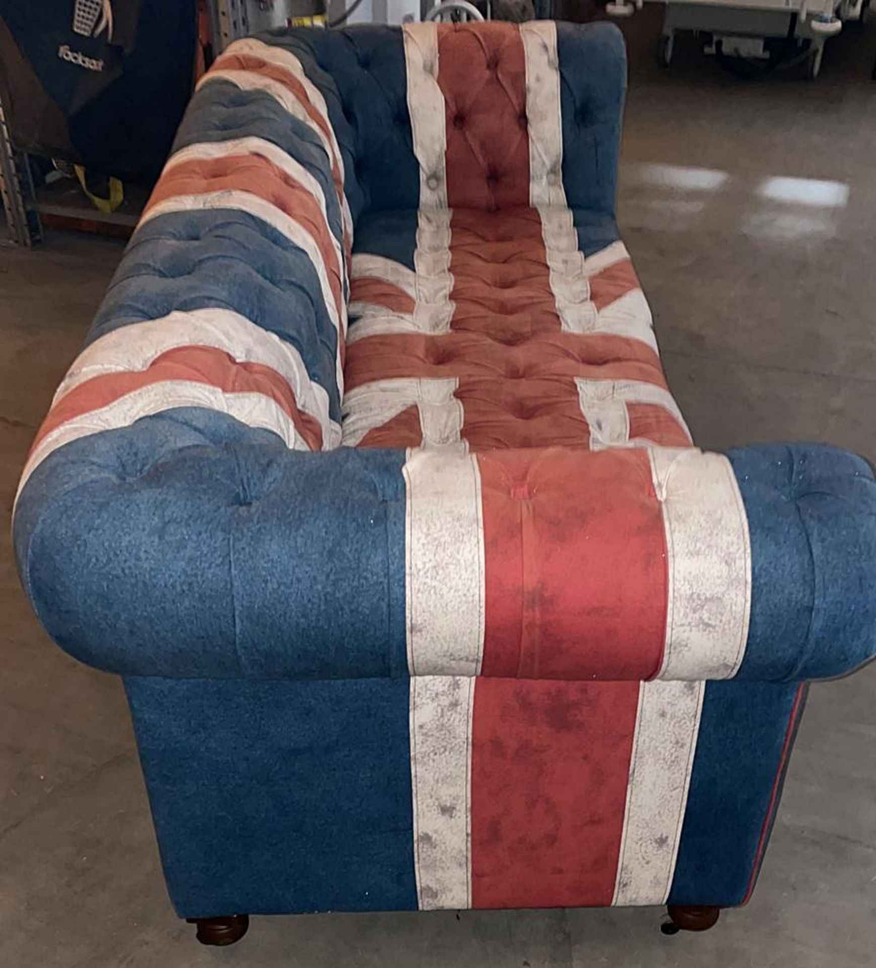 1 x Chesterfield-Style Button Back Sofa With A Union Jack Design - Dimensions: H78xW97xL242 - Pre- - Image 3 of 5