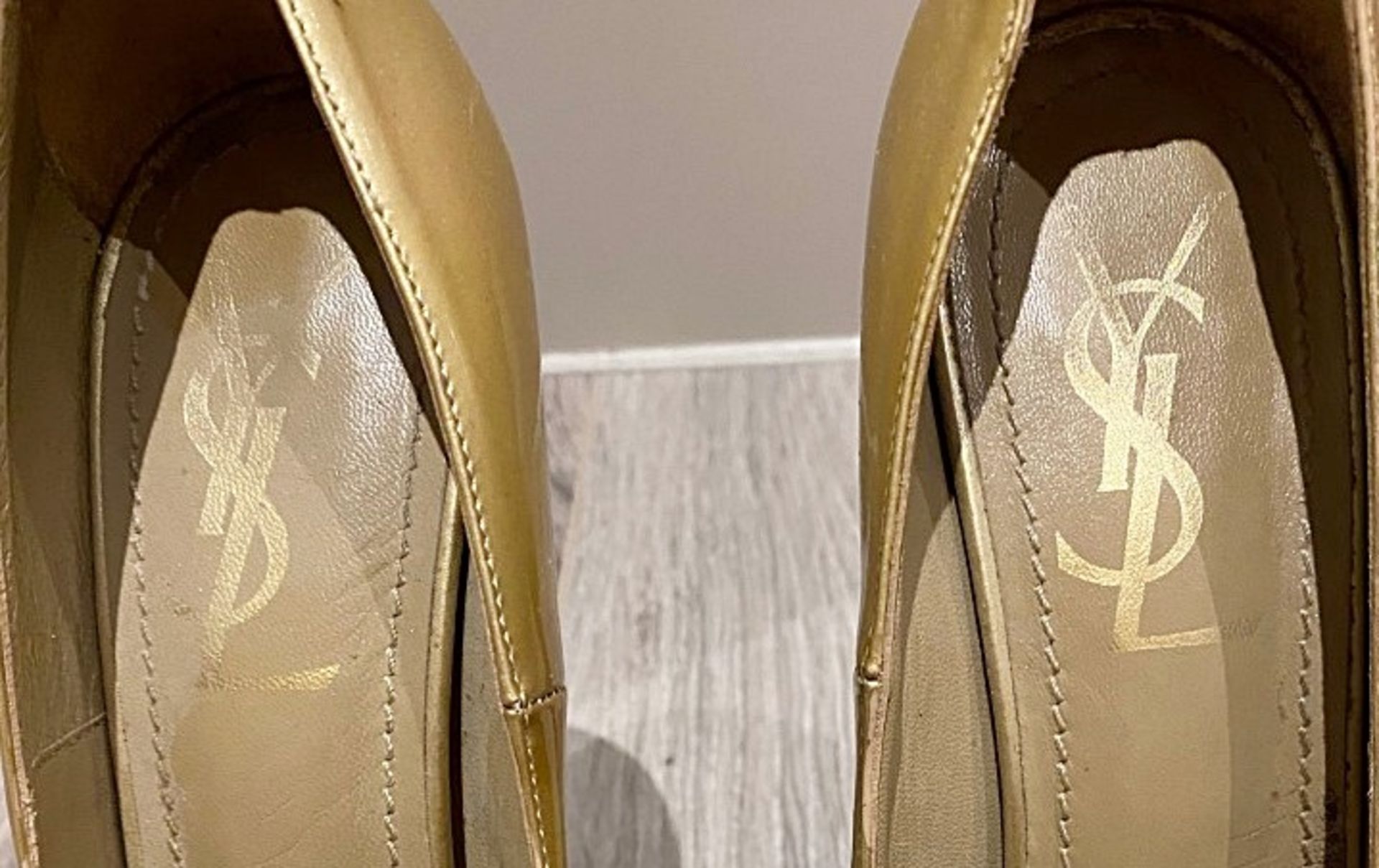 1 x Pair Of Genuine YSL High Heel Shoes In Gold - Size: 36 - Preowned in Worn Condition - Ref: LOT52 - Image 2 of 4