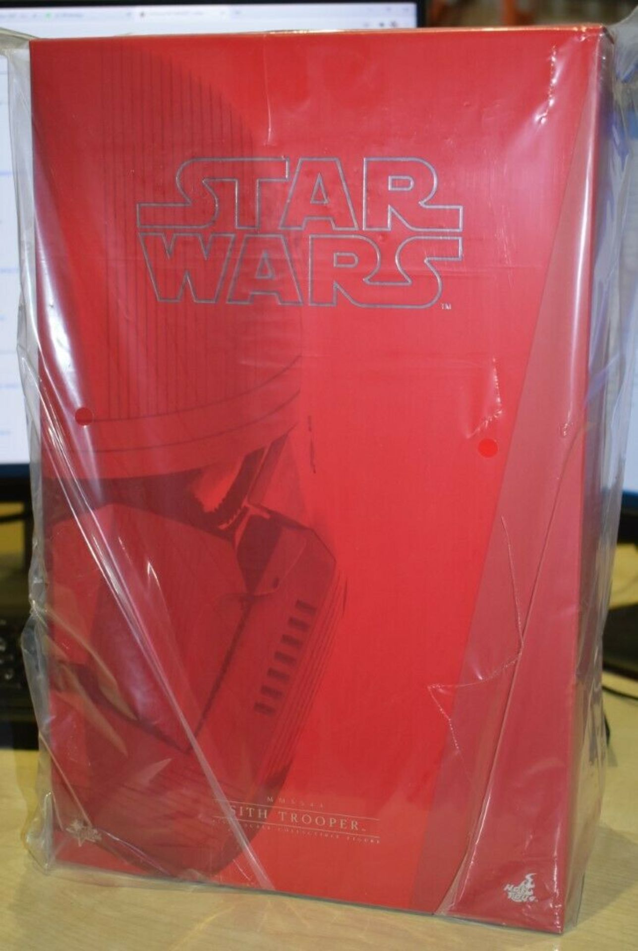 1 x Official Hot Toys Star Wars Rise of Skywalker Exclusive Sith Trooper 1/6 Scale Figure - MMS544 - - Image 2 of 3