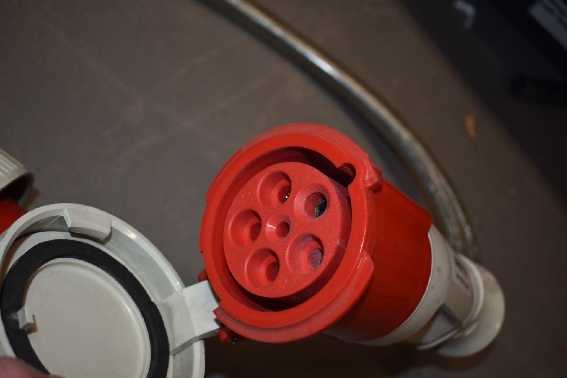 1 x Plug Adaptor for 3 Phase Sockets SRB170 - Image 3 of 5