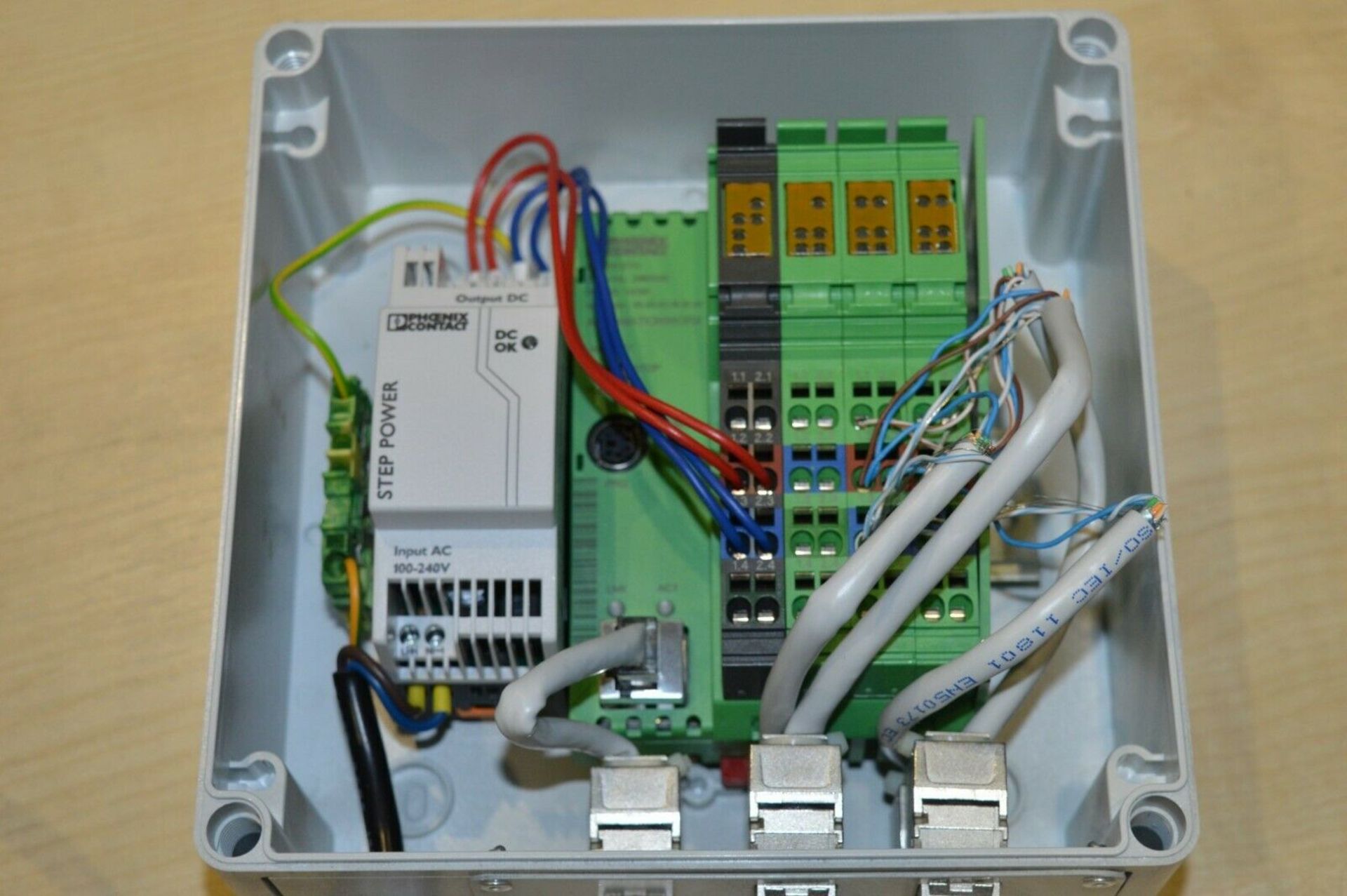 1 x Phoenix Contact Controller ILC 150 ETH 2985330 + Step Power and Enclosure - 240v UK Plug - WH1 - - Image 3 of 7