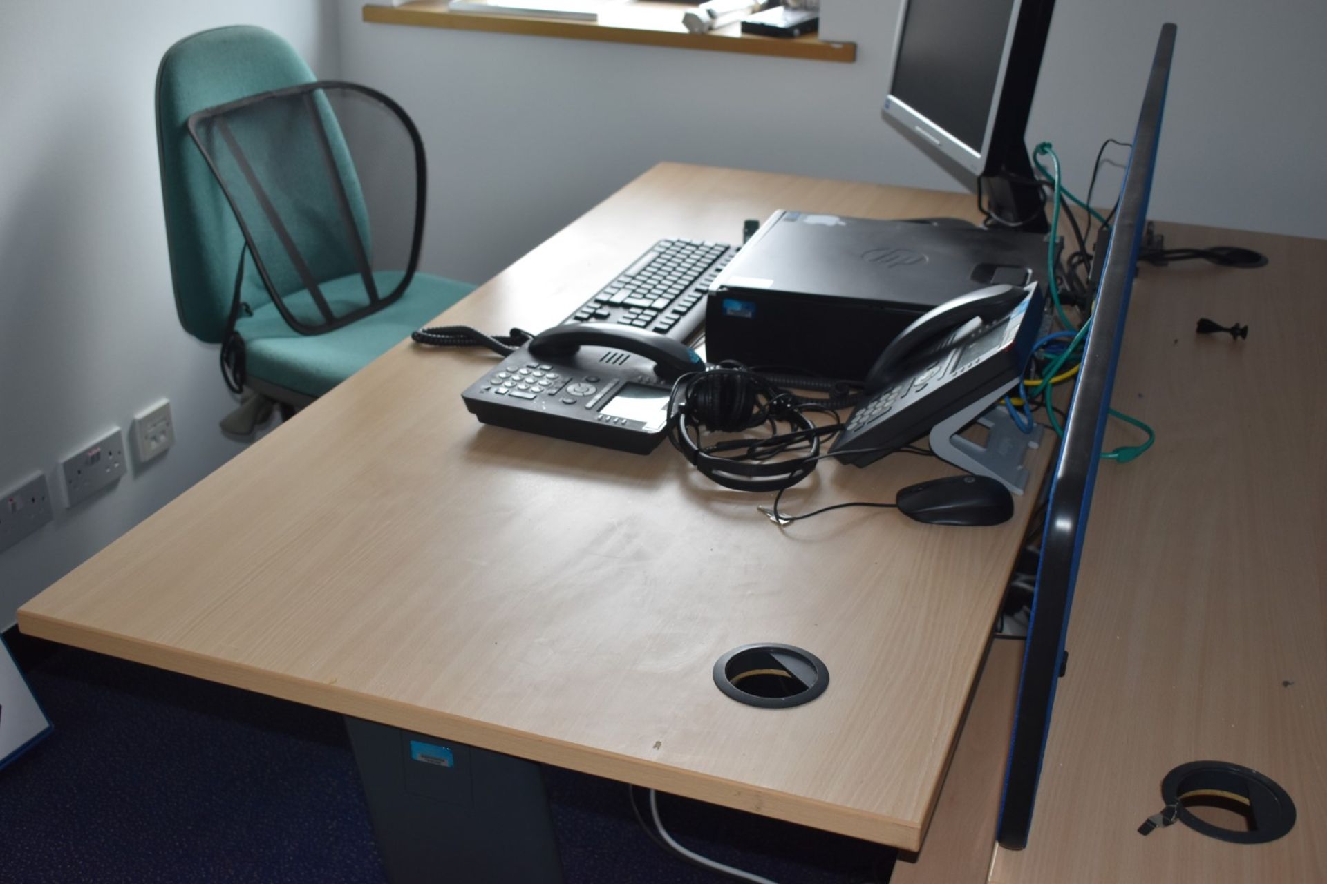 1 x Assorted Collection of Office Furniture - Includes 2 x 160cm Office Desks, 3 x Swivel Chairs, - Image 6 of 7