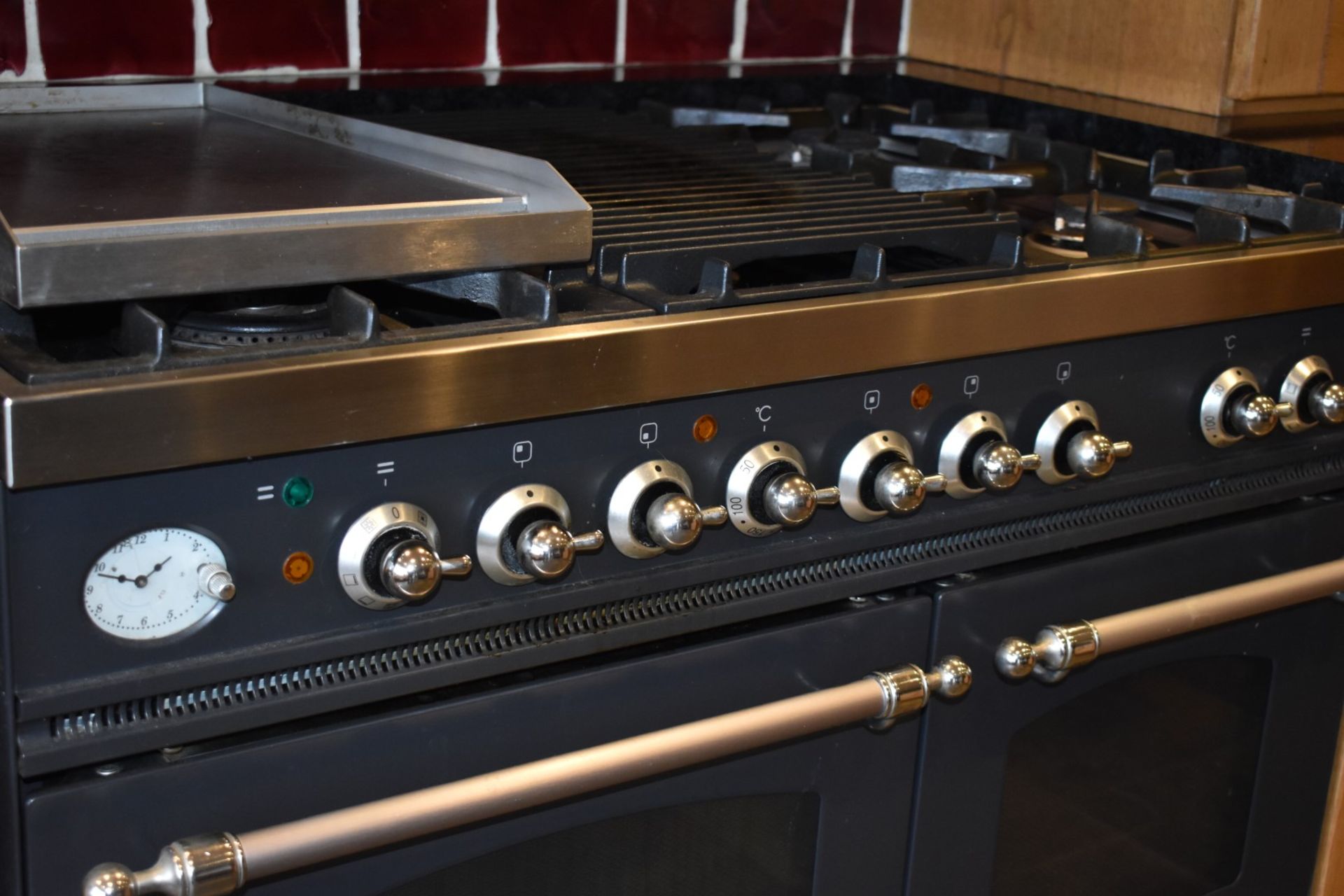 1 x Britannia 100cm Range Cooker With Griddle and Hotplate - G20 Gas - Location: Macclesfield - Image 11 of 17