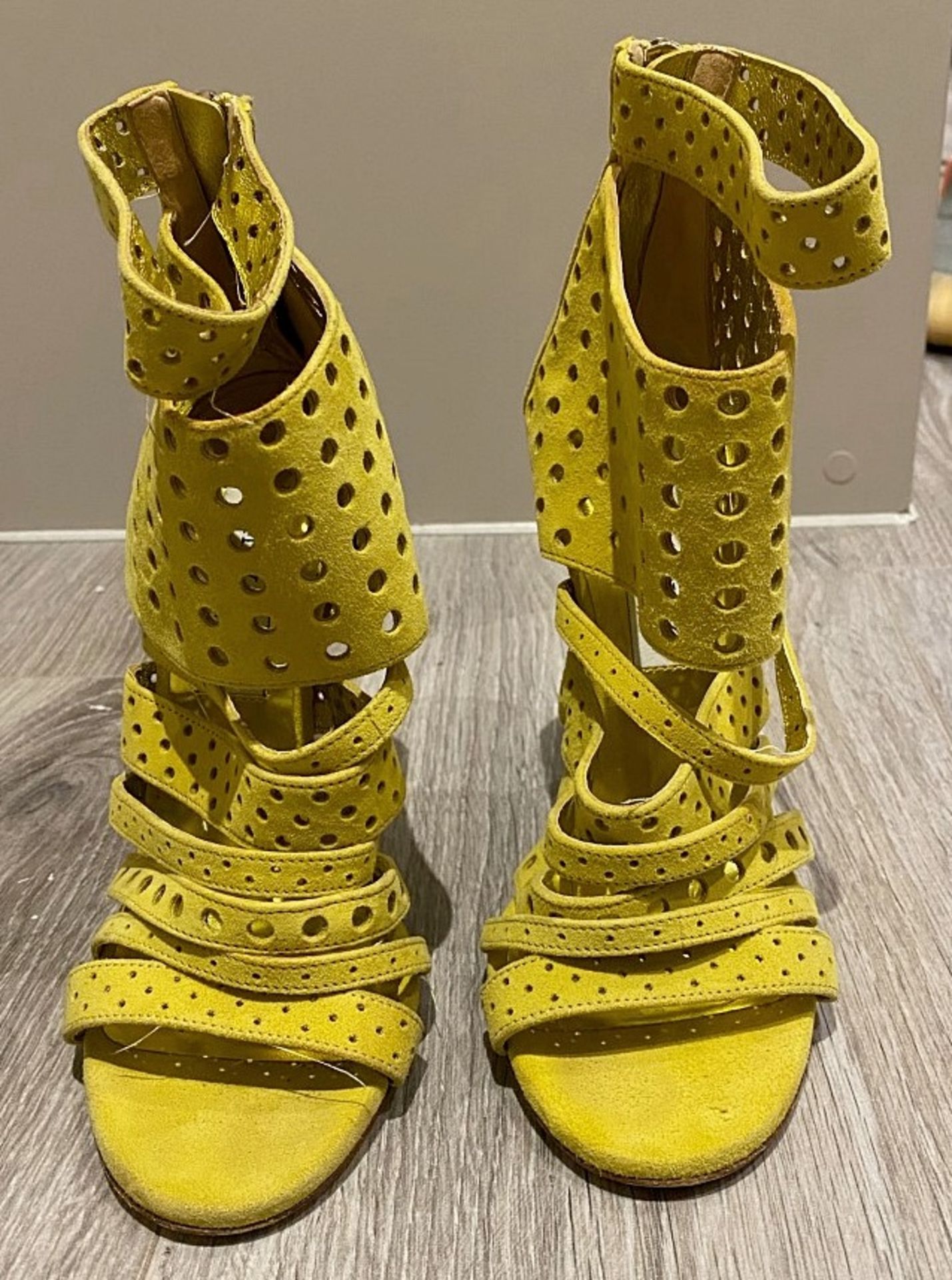 1 x Pair Of Genuine Jimmy Choo High Heel Shoes In Yellow - Size: 36 - Preowned in Very Good Conditio - Image 3 of 4