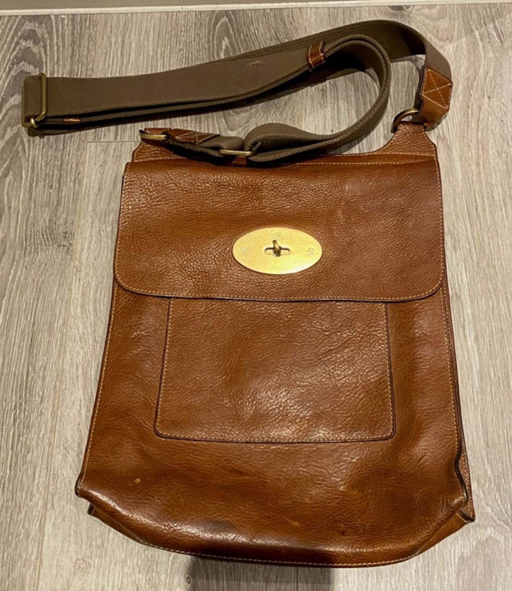 1 x Mulberry Bag In Brown - Preowned in Worn Condition - Ref: LOT56 - CL594 -