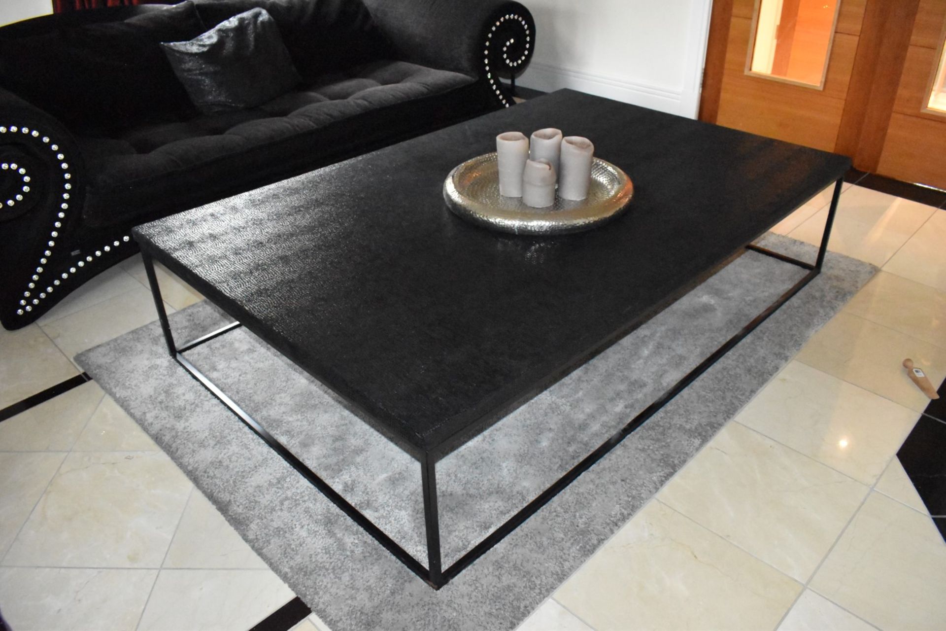 1 x Designer Guadarte Coffee Table With Faux Crocodile Skin Leather Finish - Large Size H45 x W200 x - Image 5 of 10