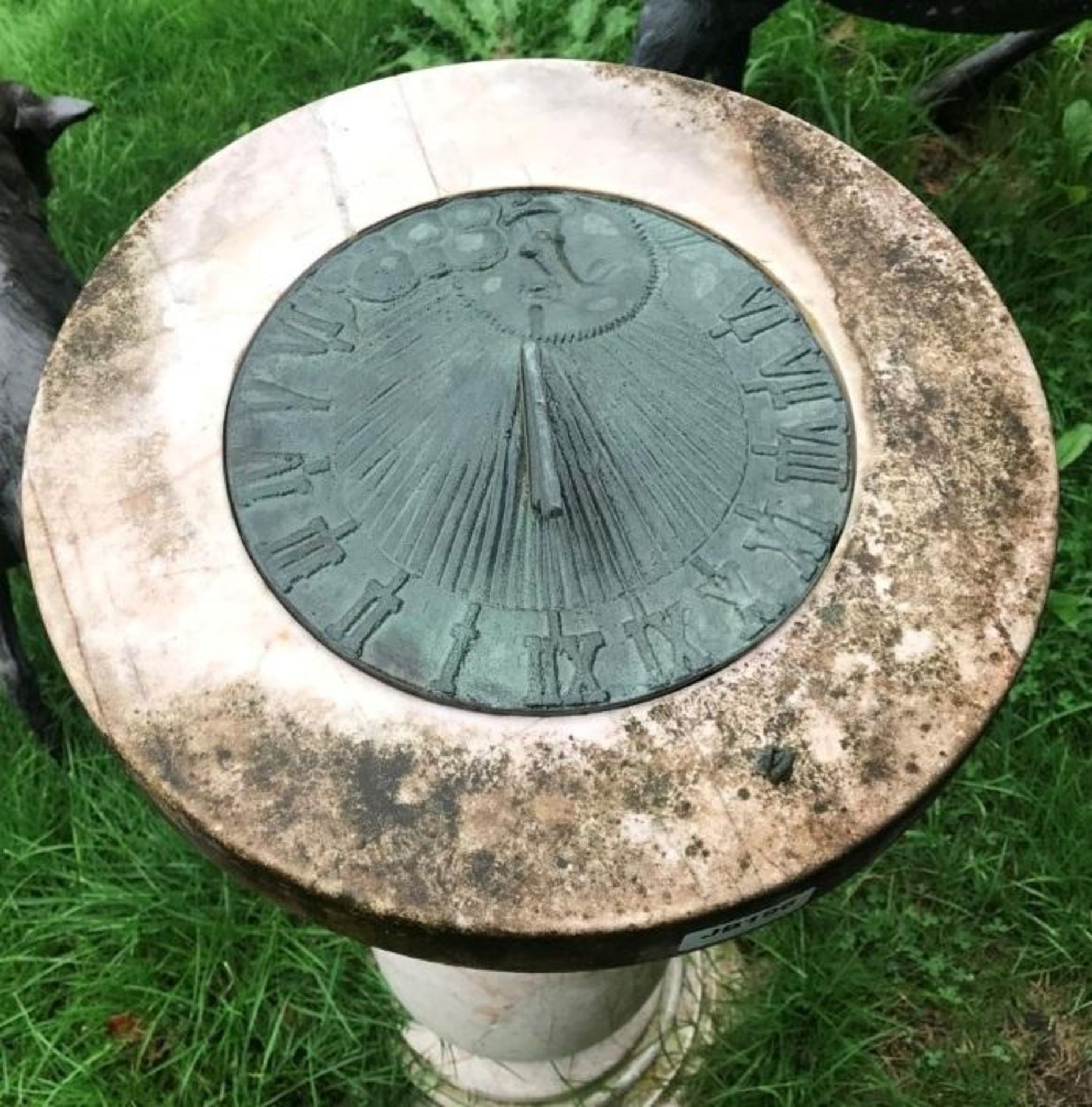 1 x Solstice Stone Sundial Shaped Pedestal With Dial Plate - Measurements Height 84cm x Diameter - Image 6 of 8