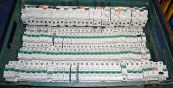 Approx 180 x Single Pole Circuit Breakers Mainly Eaton Memshield 6A Type C EMCH10