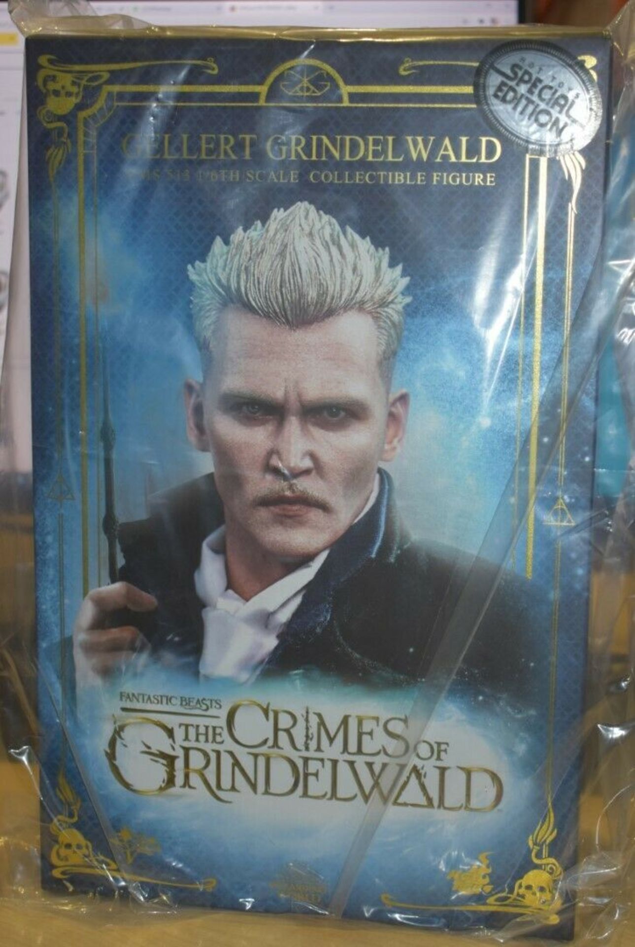 1 x Hot Toys Fantastic Beasts Gellert Grindelwald Special Edition 1/6 Scale - MMS513 - Brand New and - Image 2 of 4