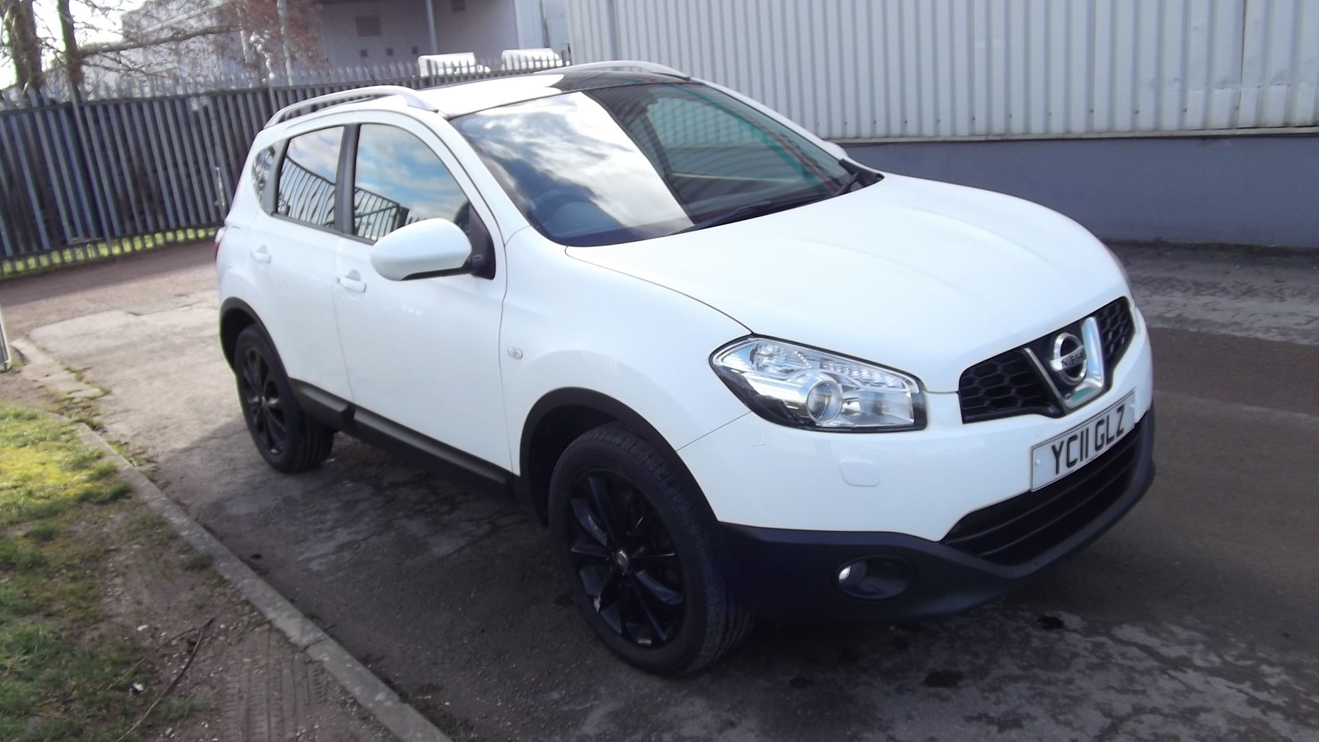 2011 Nissan Qashqai 2.0 5Dr SUV - CL505 - NO VAT ON THE HAMM - Image 6 of 17