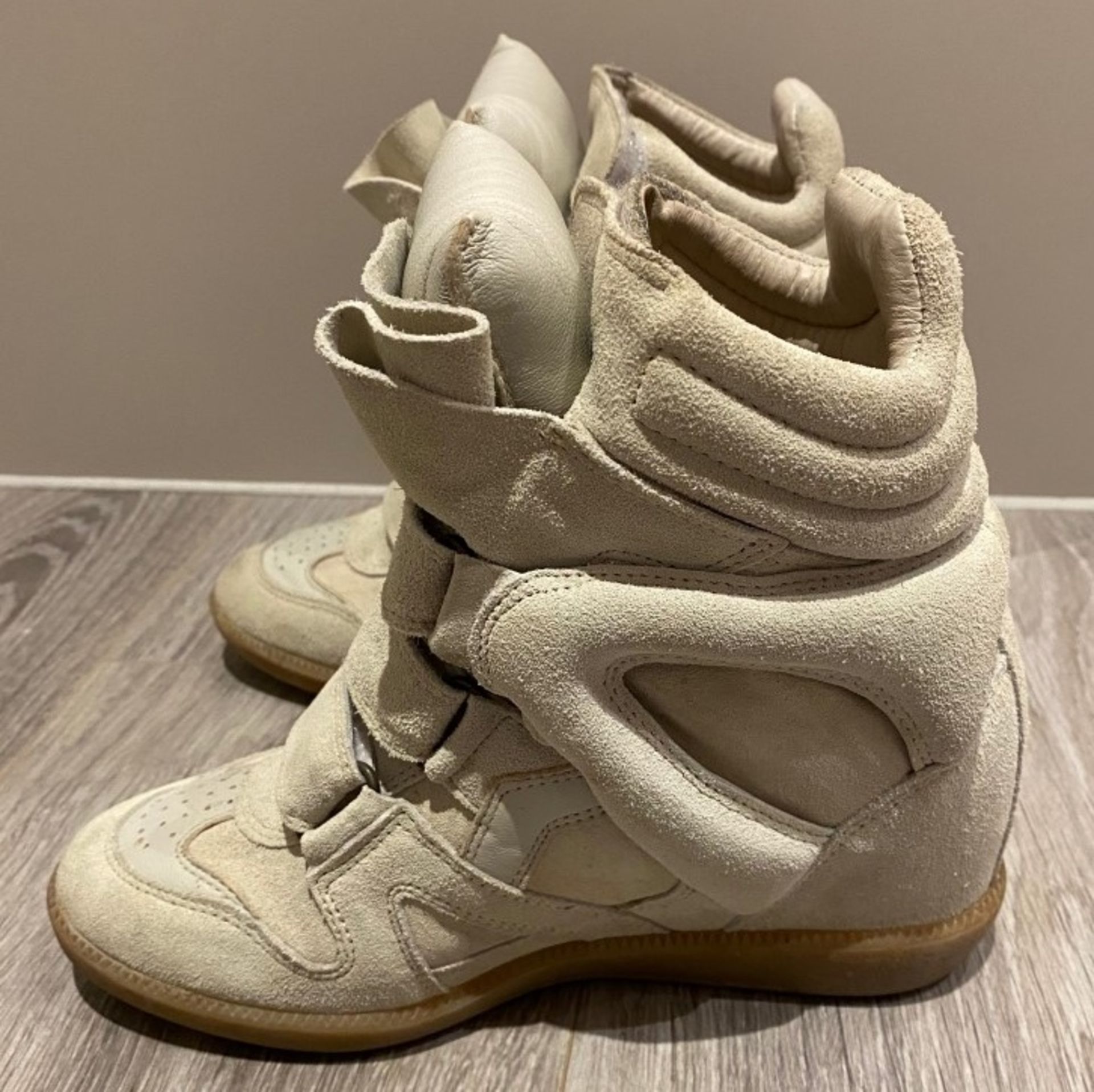 1 x Pair Of Genuine Isabel Marant Boots In Crème - Size: 36 - Preowned in Very Good Condition - Ref: - Image 3 of 3