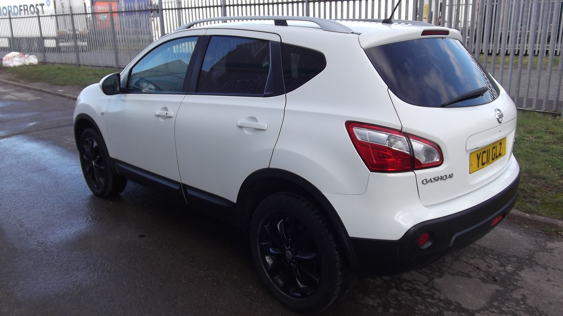 2011 Nissan Qashqai 2.0 5Dr SUV - CL505 - NO VAT ON THE HAMM - Image 7 of 17