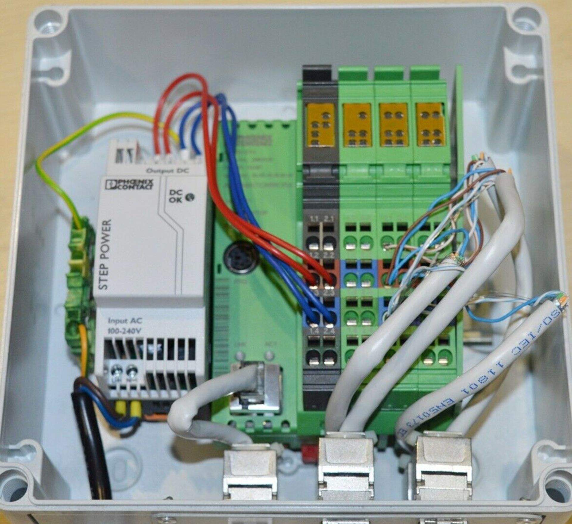 1 x Phoenix Contact Controller ILC 150 ETH 2985330 + Step Power and Enclosure - 240v UK Plug - WH1 - - Image 6 of 7