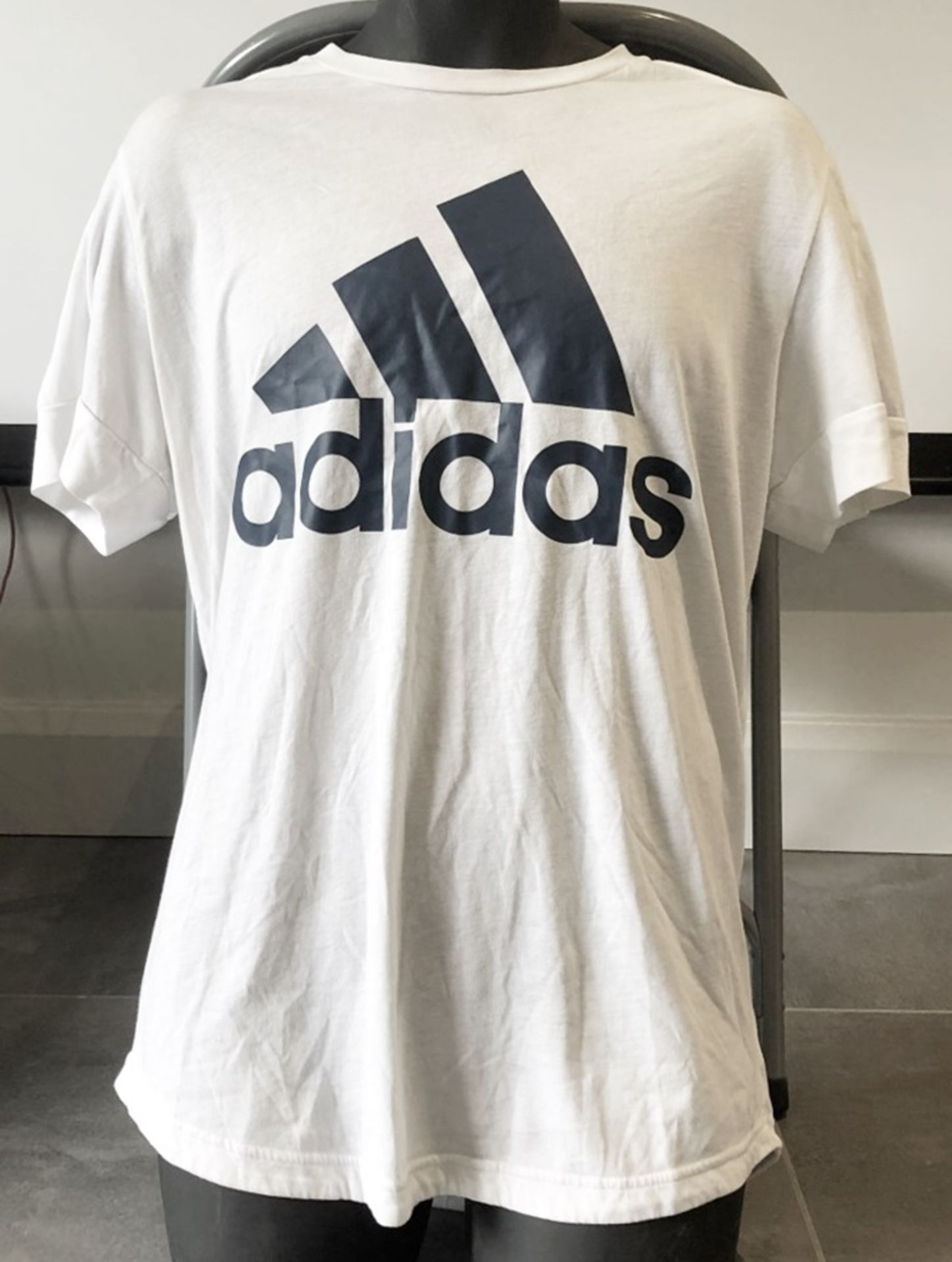 1 x Men's Genuine Adidas T-Shirt In White - Preowned - Ref: JS158 - NO VAT ON THE HAMMER - CL645 -