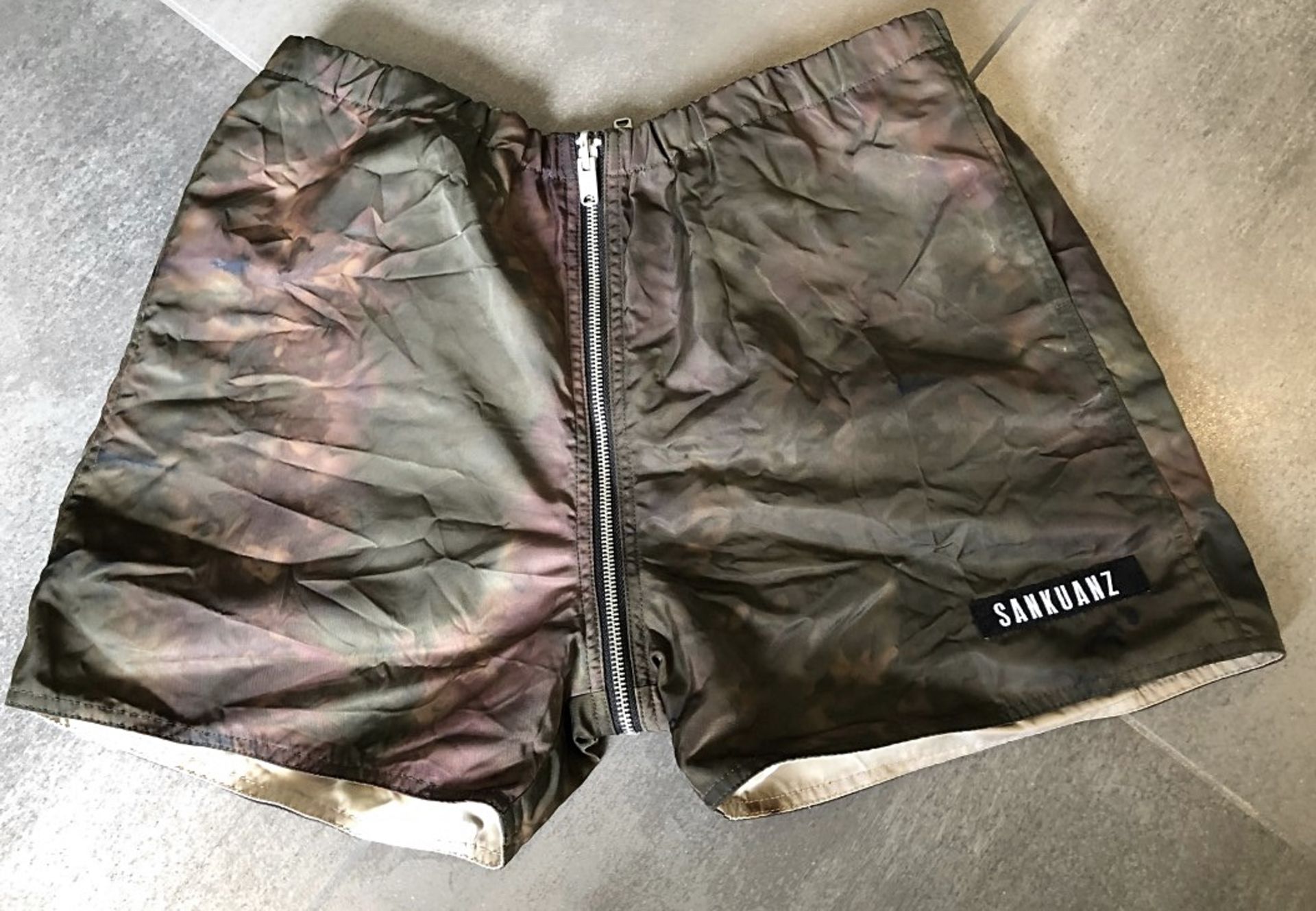 1 x Pair Of Men's Genuine Sankuaz Reversible Camo Shorts - Colour: Green / Cream