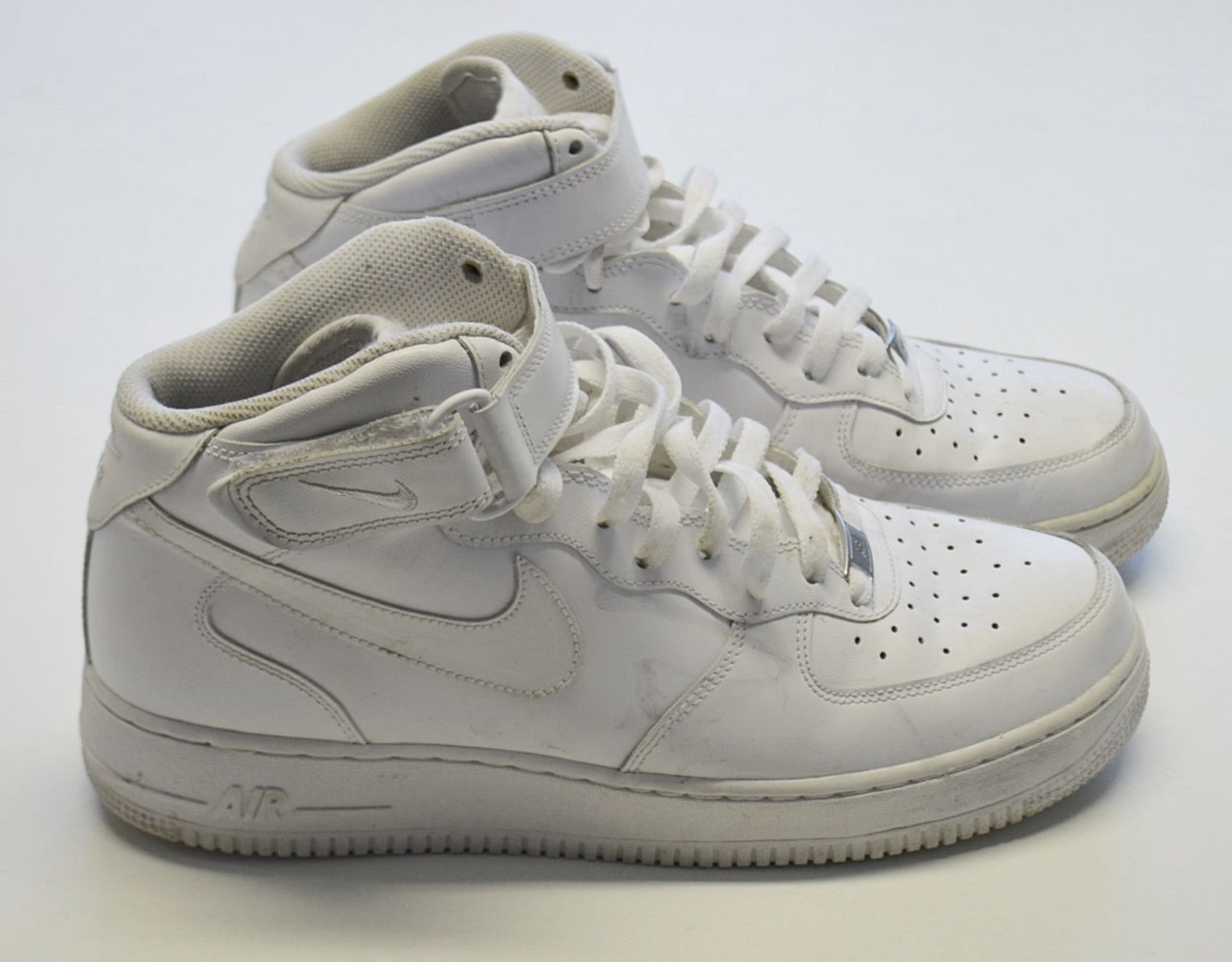 1 x Pair Of Men's Genuine Nike 'Air Force 1 Mid' Trainers In White - Size (EU/UK): 44.5/9.5 - - Image 2 of 6