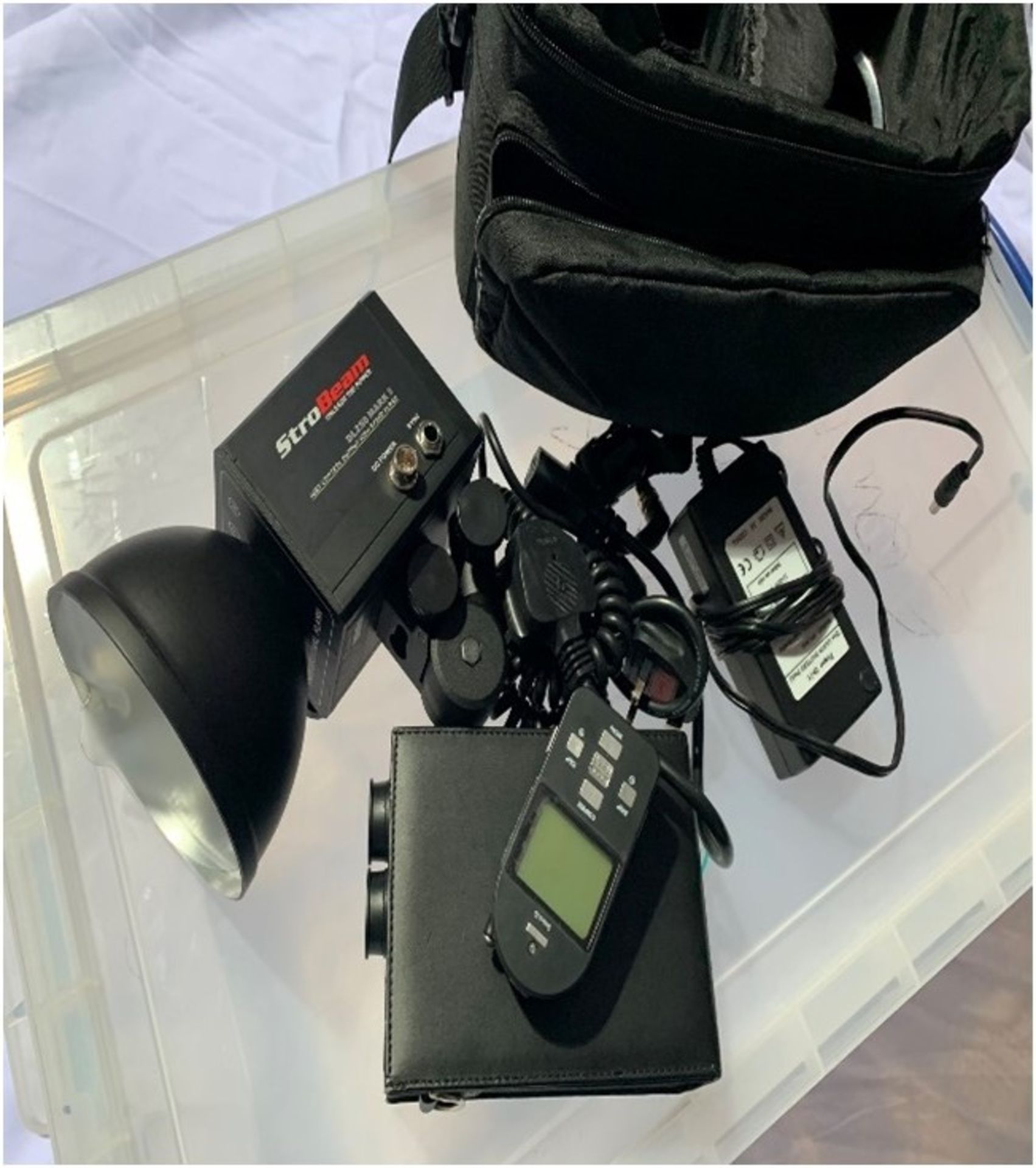 2 x StroBeam DL 250 MARK II Portable Photography Flash Lights With Power Packs, Remote Trigger And