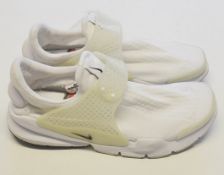 1 x Pair Of Men's Genuine Nike Trainers - Sock Dart Sp Independence Day White - Size (EU/UK): 45/