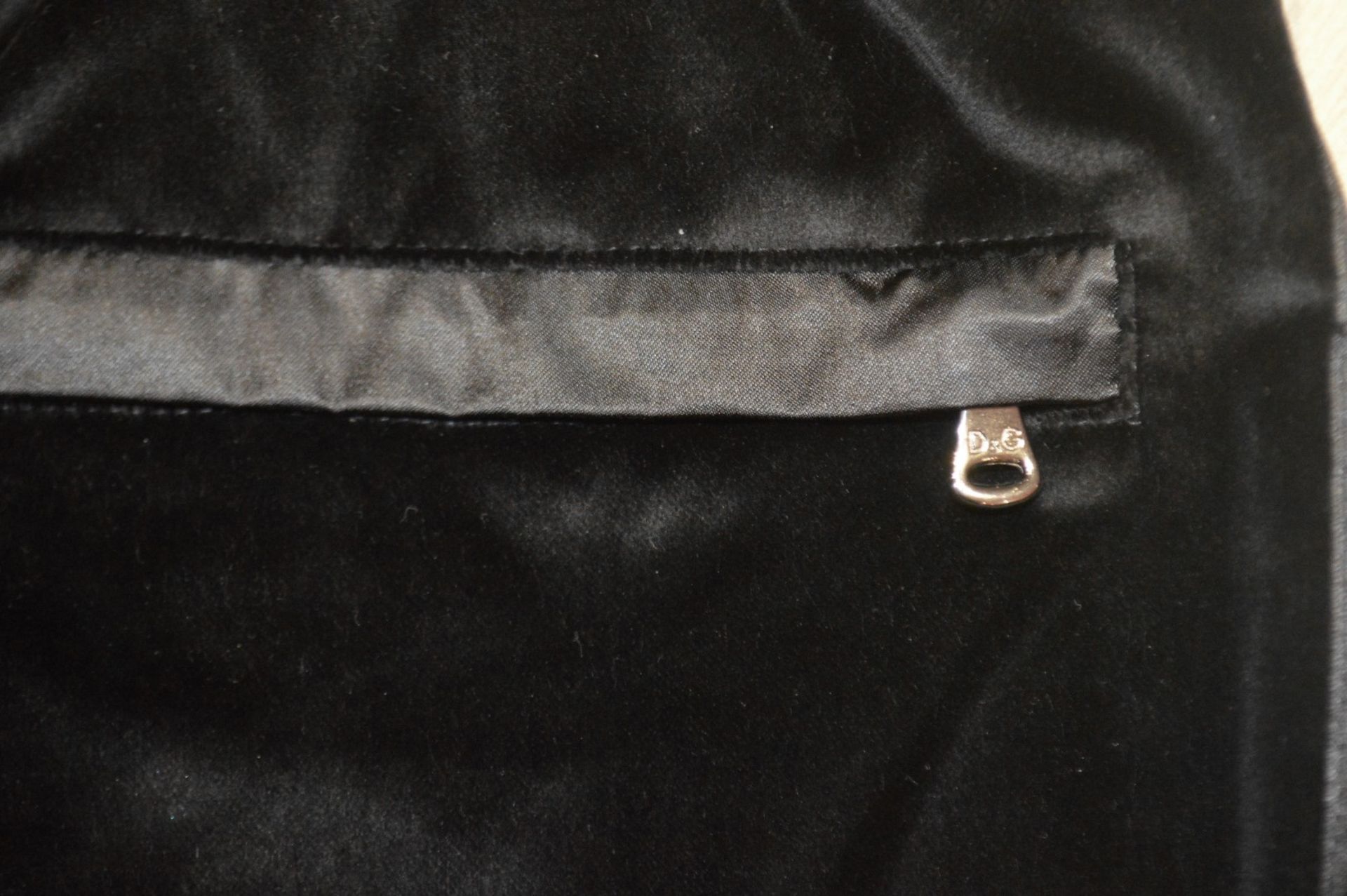 1 x Pair Of Men's Genuine Dolce & Gabbana Trousers In Black Velvet - Size: 46 - Image 3 of 7