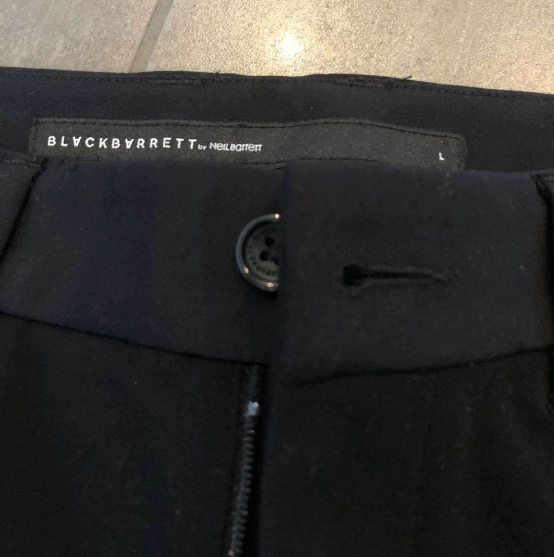 1 x Pair Of Men's Genuine Blackbarrett By Neil Barrett Trousers In Black - Size (EU/UK): L/L - - Image 3 of 6