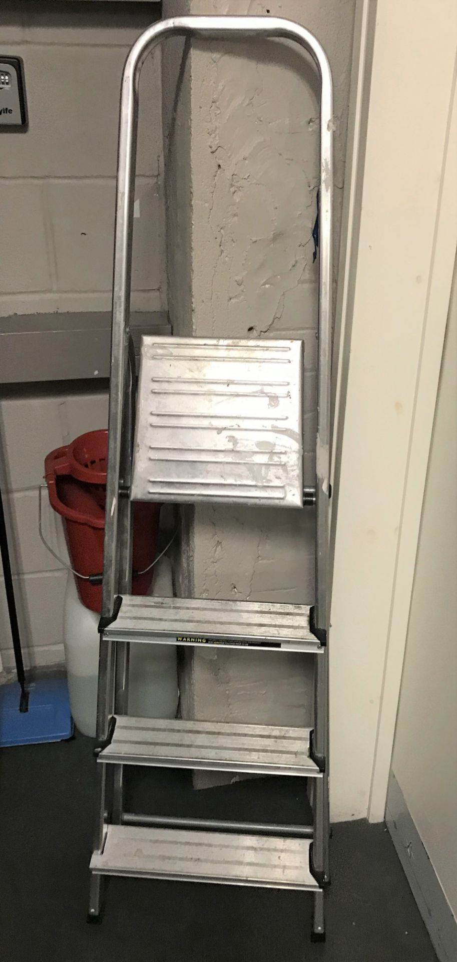 1 x Four Tread Aluminium Step Ladder - CL587 - Location: Altrincham WA14