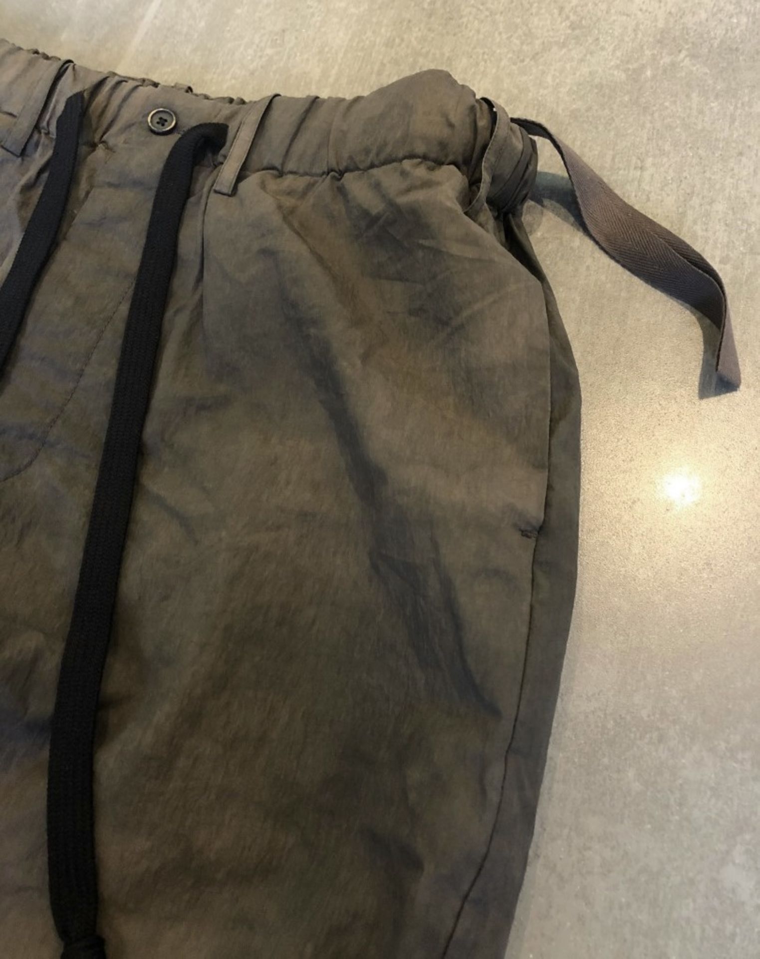 1 x Pair Of Men's Genuine 'Uma Wang' Trousers In Khaki - Size: MEDIUM - Preowned - Ref: JS133 - NO - Image 2 of 8