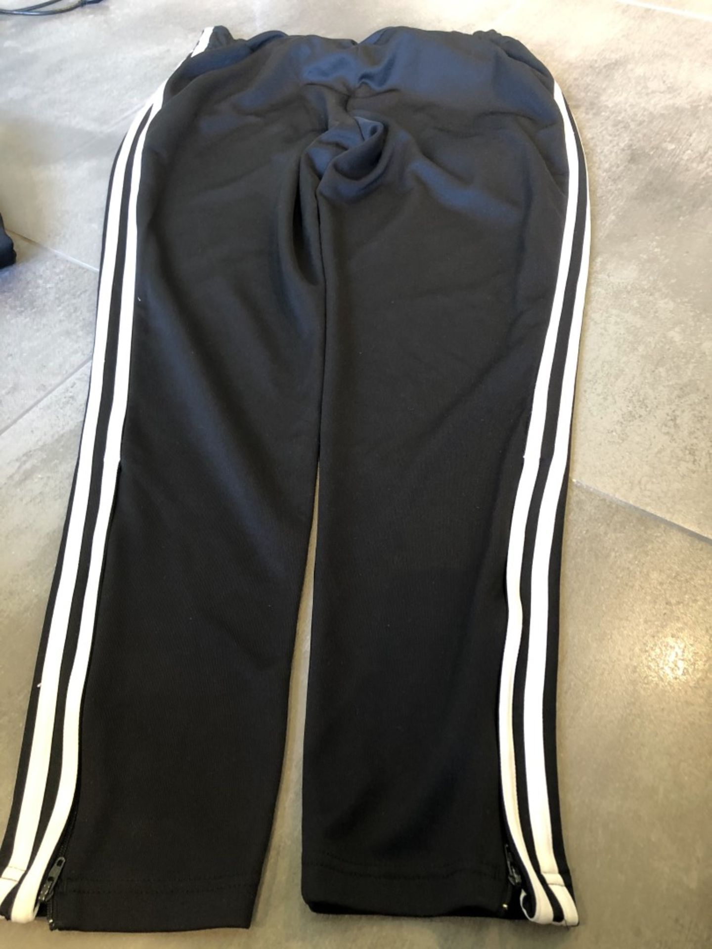 1 x Men's Genuine Adidas Tracksuit In Black - Size (EU/UK): L/L - Preowned - Ref: JS117 - NO VAT - Image 3 of 8