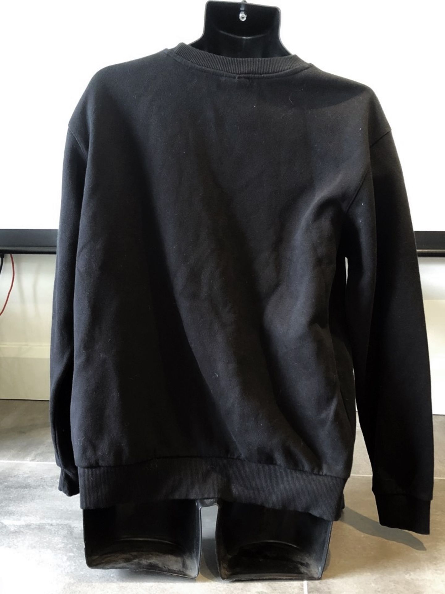 1 x Men's Genuine Zara Sweatshirt In Black - Size (EU/UK): XL/XL - Preowned - Ref: JS178 - NO VAT ON - Image 3 of 4