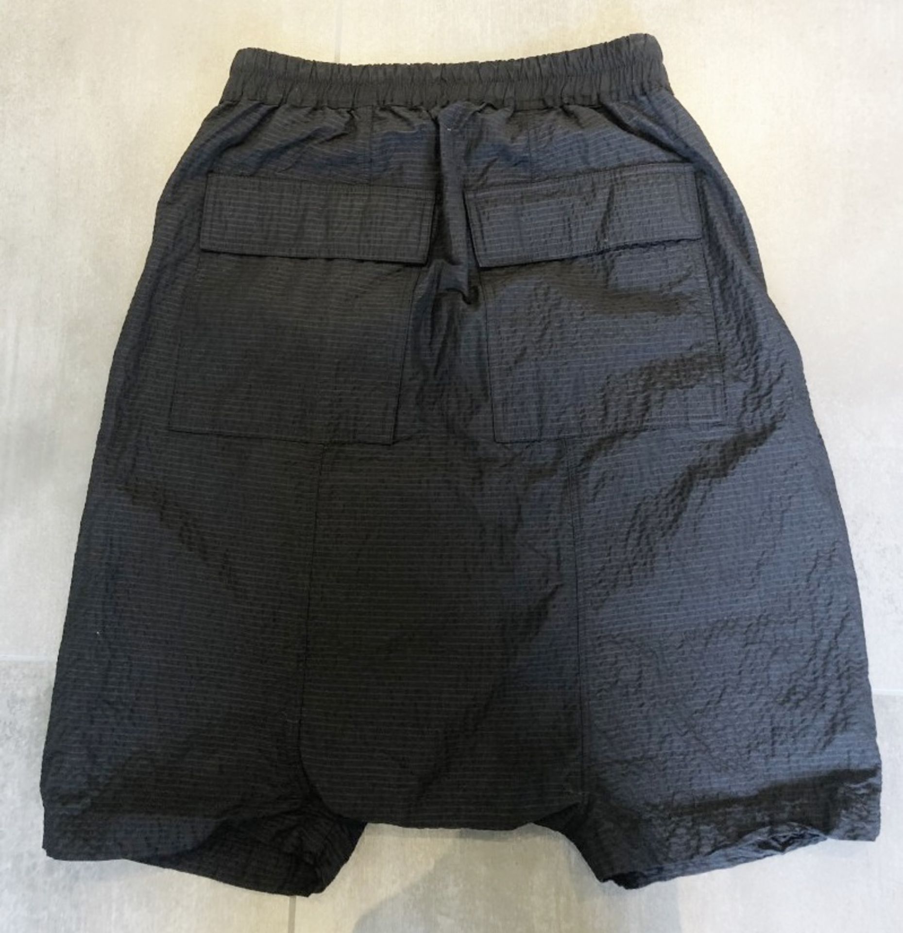 1 x Pair Of Men's Genuine Rick Owens 'Babel' Drawstring-Waist Wool Jersey Shorts - Italian Made - - Image 2 of 5