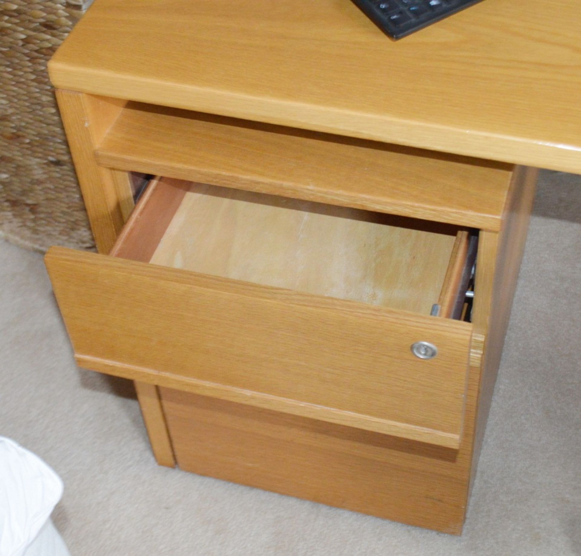 3-Piece Bedroom Set - Includes Desk, Chair And Wicker Basket - NO VAT ON THE HAMMER - CL630 - - Image 2 of 5