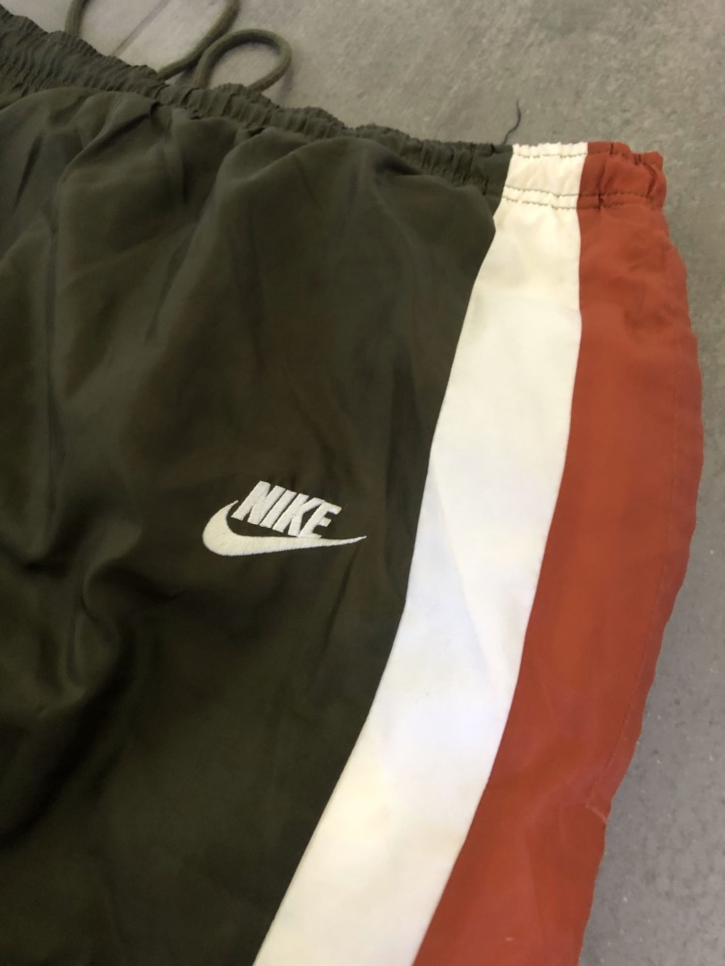 1 x Men's Genuine Vintage Nike Tracksuit - Colour: 89 Khaki/Beige/Copper - Size (EU/UK): M/M - - Image 9 of 11