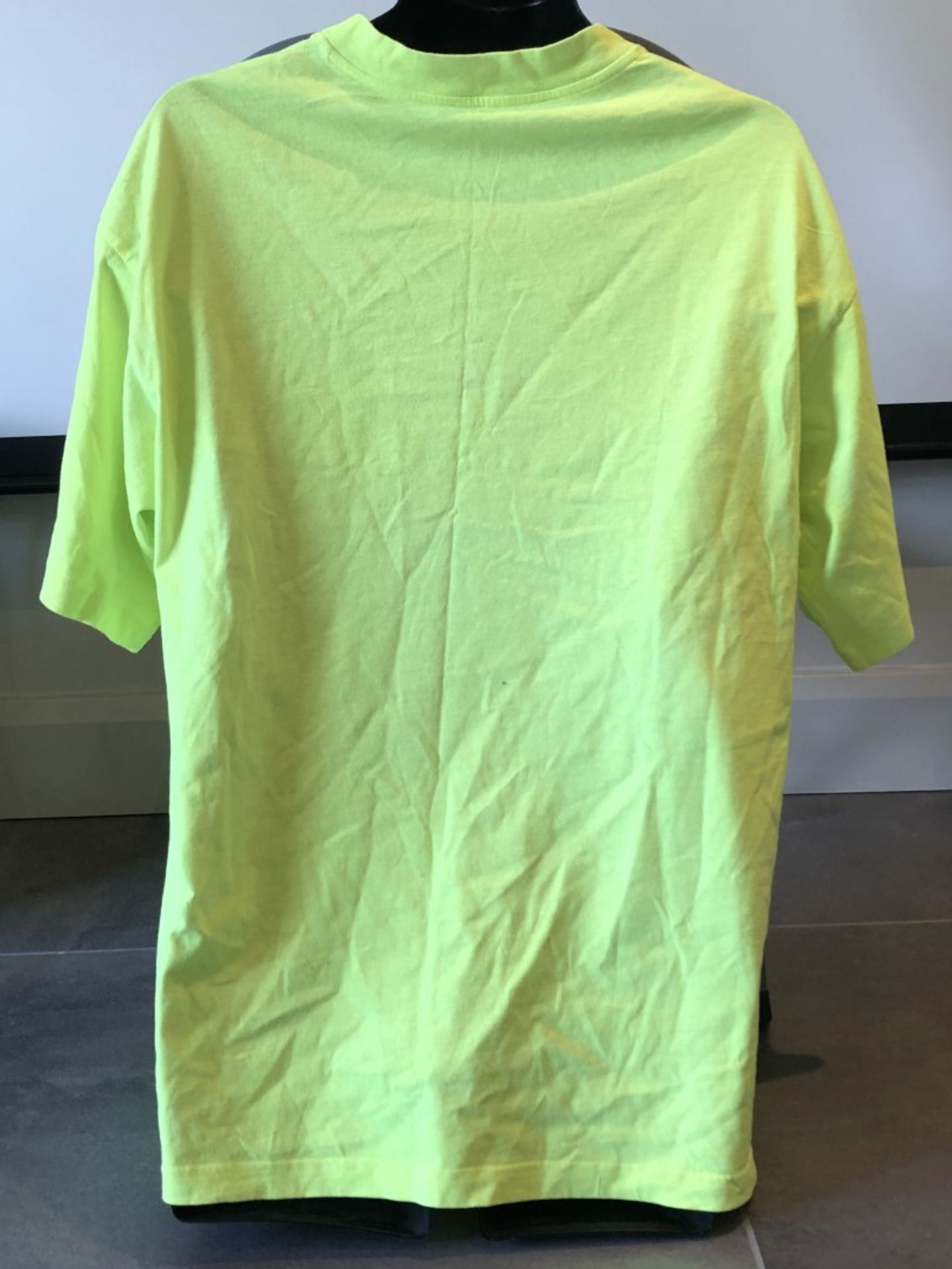1 x Men's Genuine Desiner Balenciaga T-Shirt In Neon Green/Yellow - Preowned - Ref: JS167 - NO VAT - Image 6 of 8