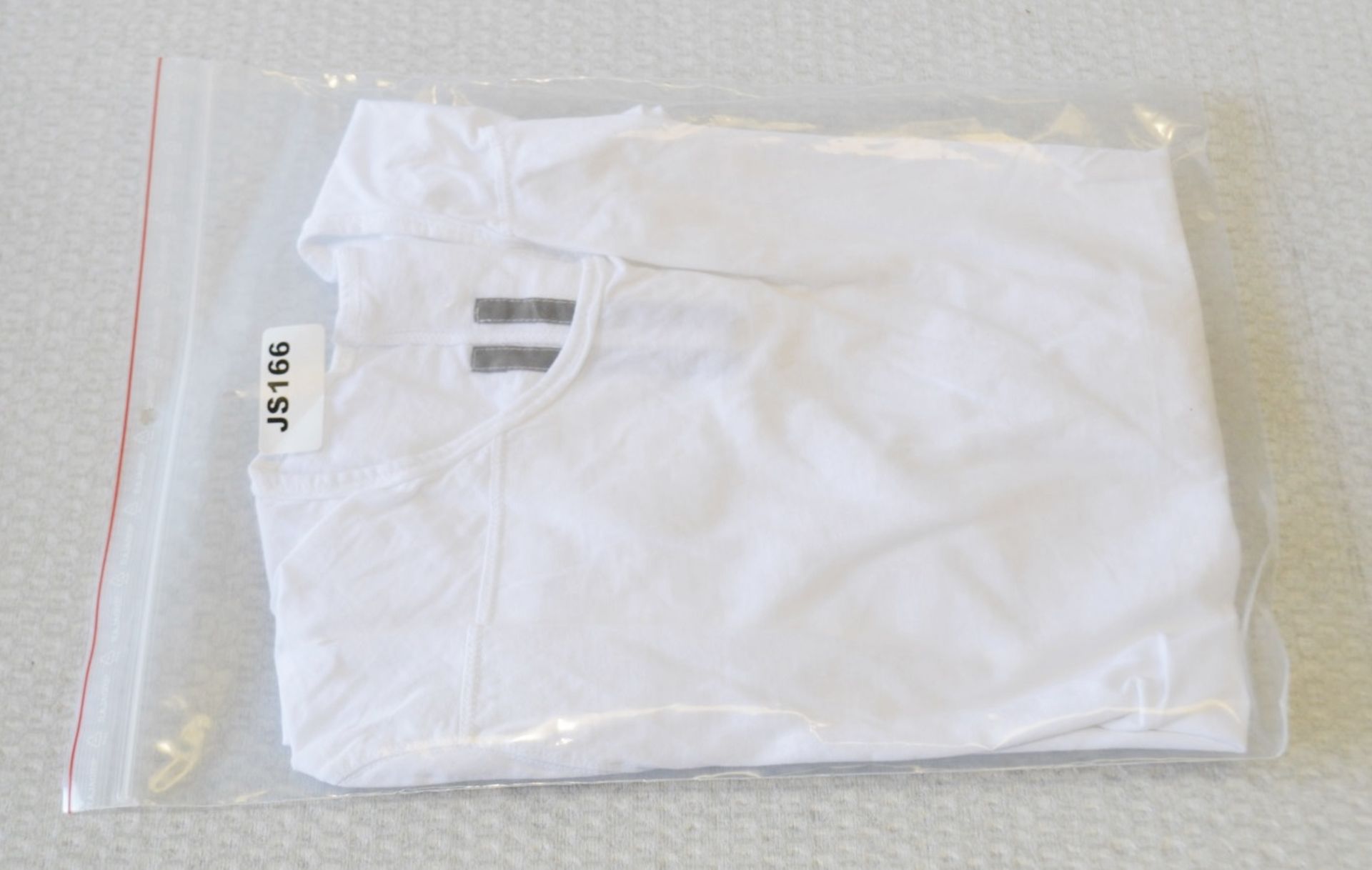 1 x Men's Genuine Sombra Oscura T-Shirt In White - Size (EU/UK): L/L - Preowned - Ref: JS166 - NO - Image 4 of 4