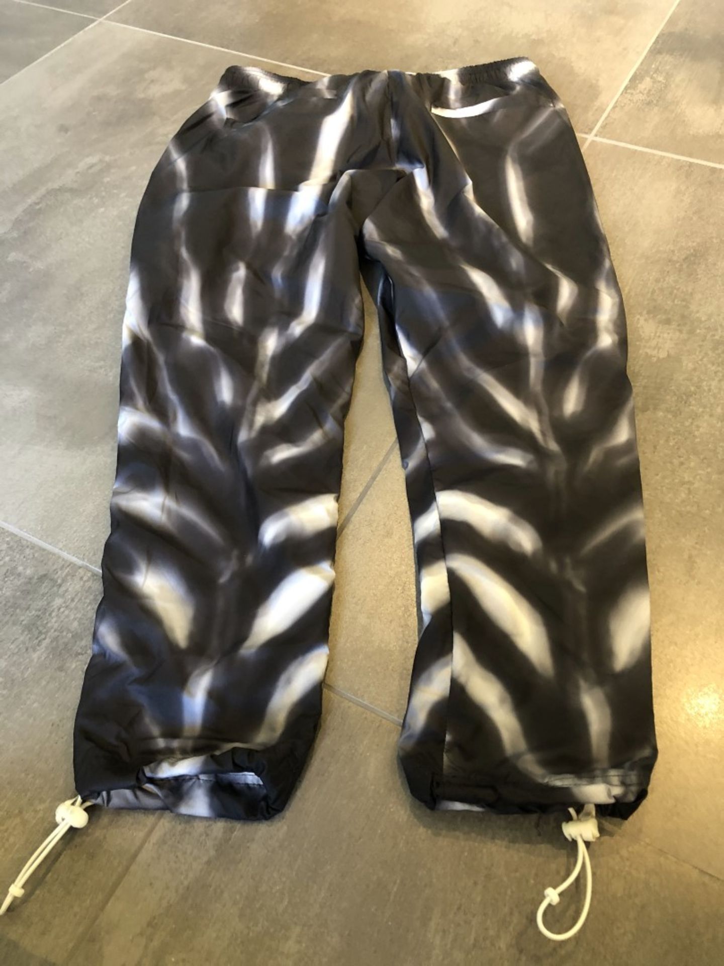 1 x Pair Of Men's Genuine Nike 'Air Fear Of God' Tracksuit Bottoms - Size (EU/UK): L/L - - Image 4 of 6