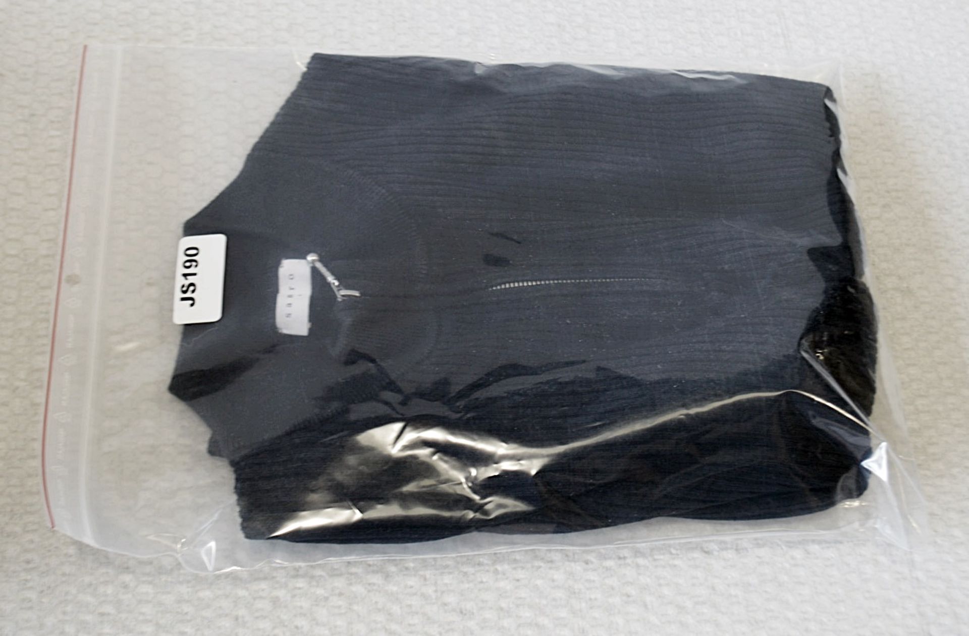 1 x Men's Genuine Sandro T-Shirt With Zip Fastening - Preowned - Ref: JS190 - NO VAT ON THE HAMMER - - Image 4 of 4