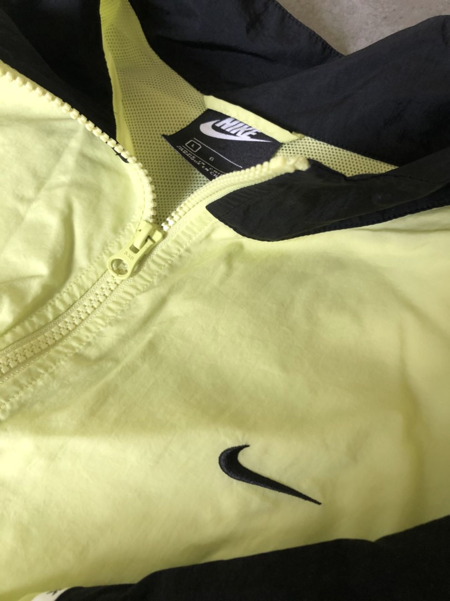 1 x Men's Genuine Vintage Nike Tracksuit In Neon/Black - Size (EU/UK): L/L - Preowned - Ref: JS113 - - Image 5 of 11