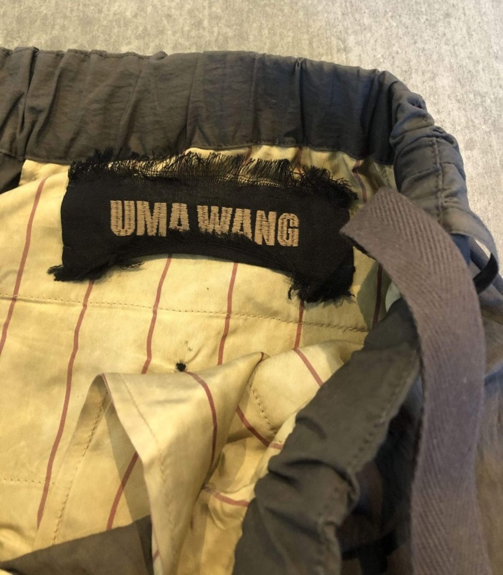 1 x Pair Of Men's Genuine 'Uma Wang' Trousers In Khaki - Size: MEDIUM - Preowned - Ref: JS133 - NO - Image 3 of 8