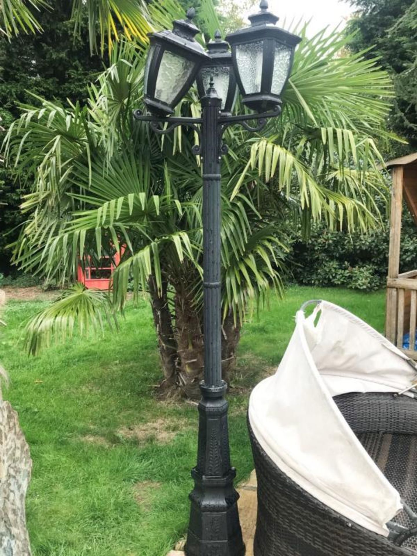 1 x Cast Iron 2.5 Metre Tall Triple Head Street Lantern - Dimensions: Height 250cm x Base Diameter - Image 2 of 4